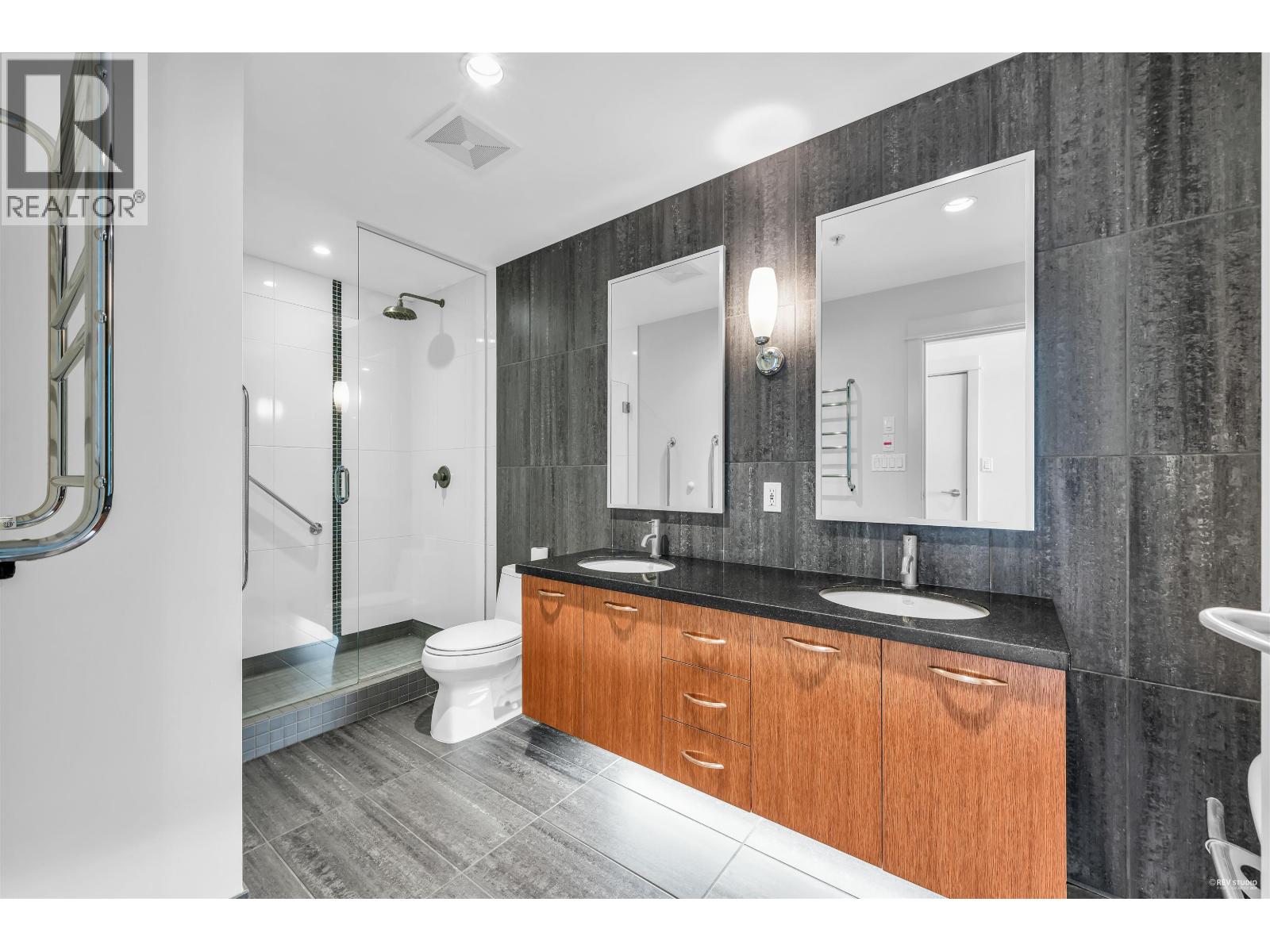 1102 3355 CYPRESS PLACE, West Vancouver