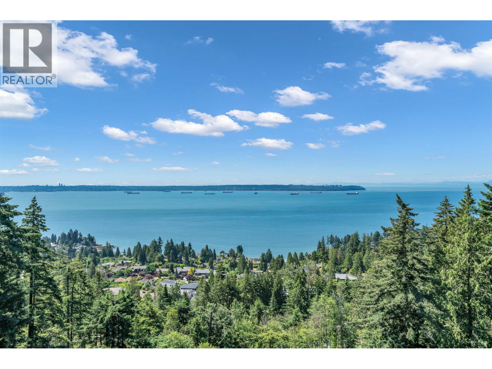 1102 3355 CYPRESS PLACE, West Vancouver