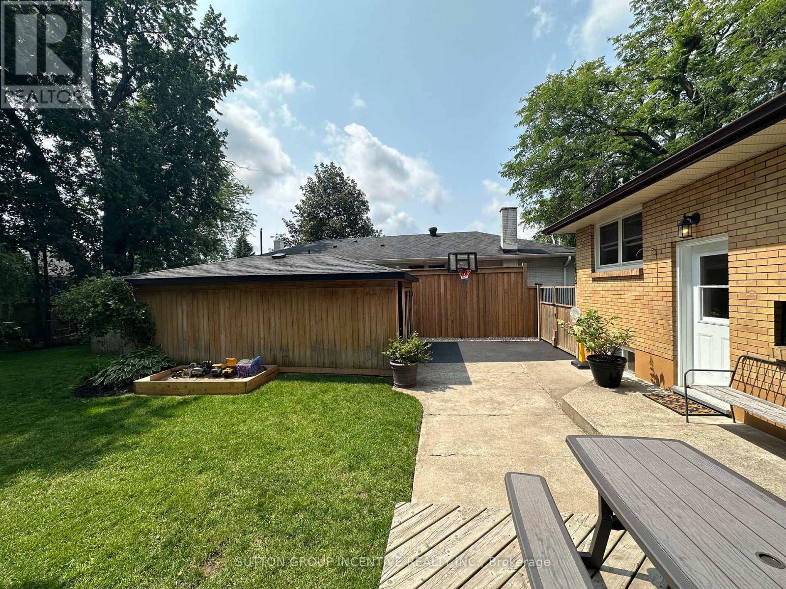 23 NORTHPARK ROAD - Image 23