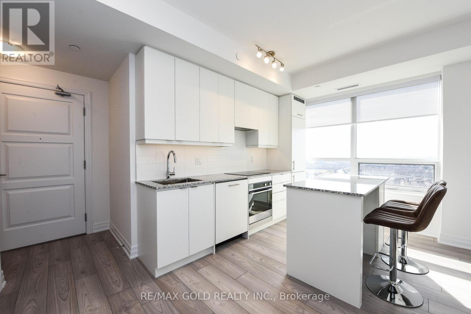 #3209 36 ELM DRIVE - Image 11