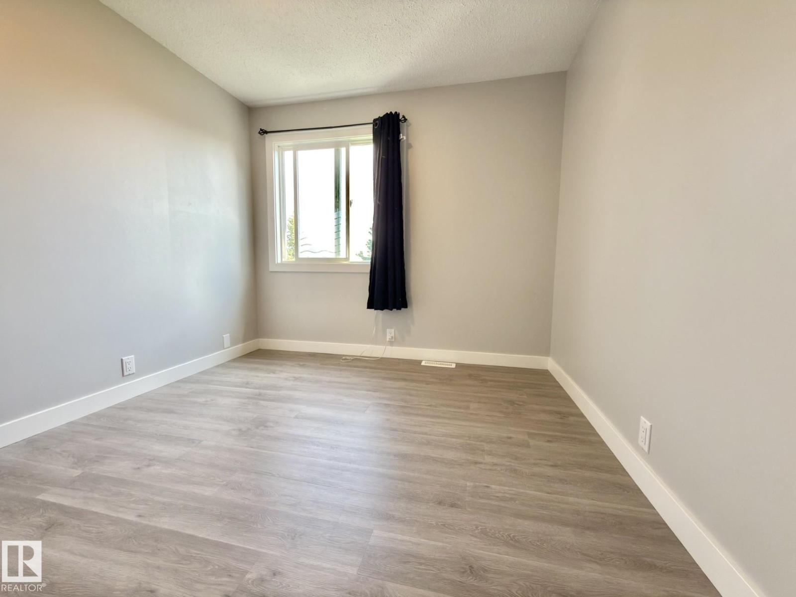 #13 18010 98 AV NW - Image 24
