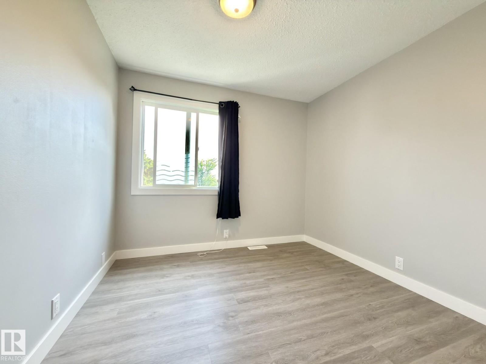 #13 18010 98 AV NW - Image 25