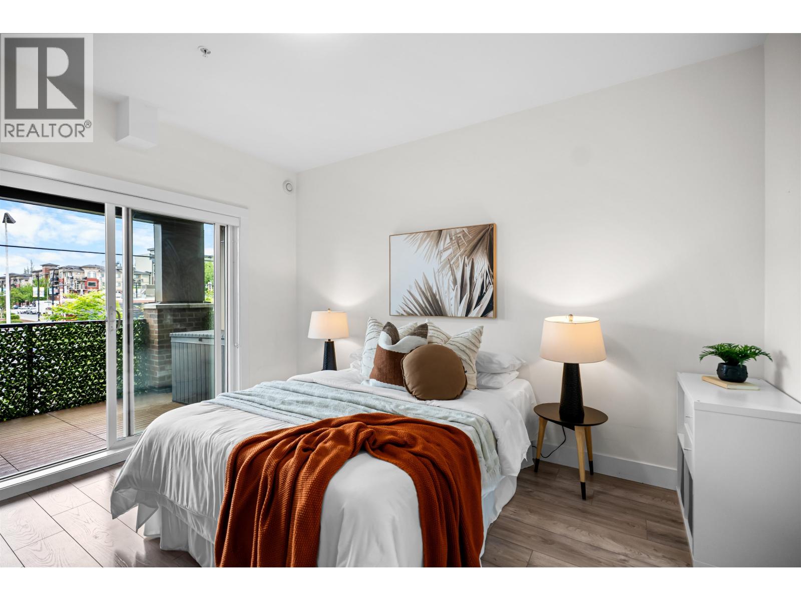 202 22577 ROYAL CRESCENT, Maple Ridge