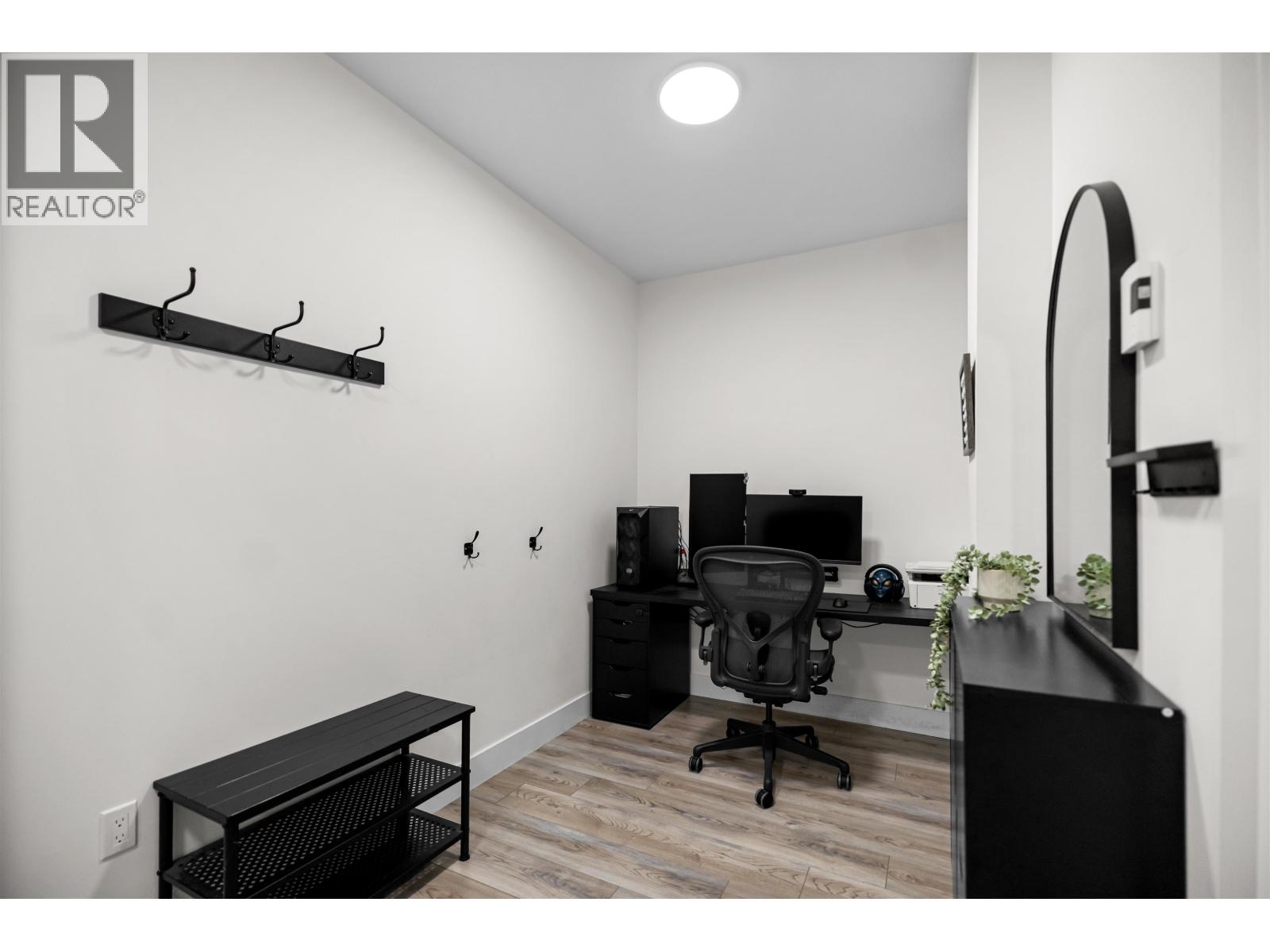 202 22577 ROYAL CRESCENT, Maple Ridge