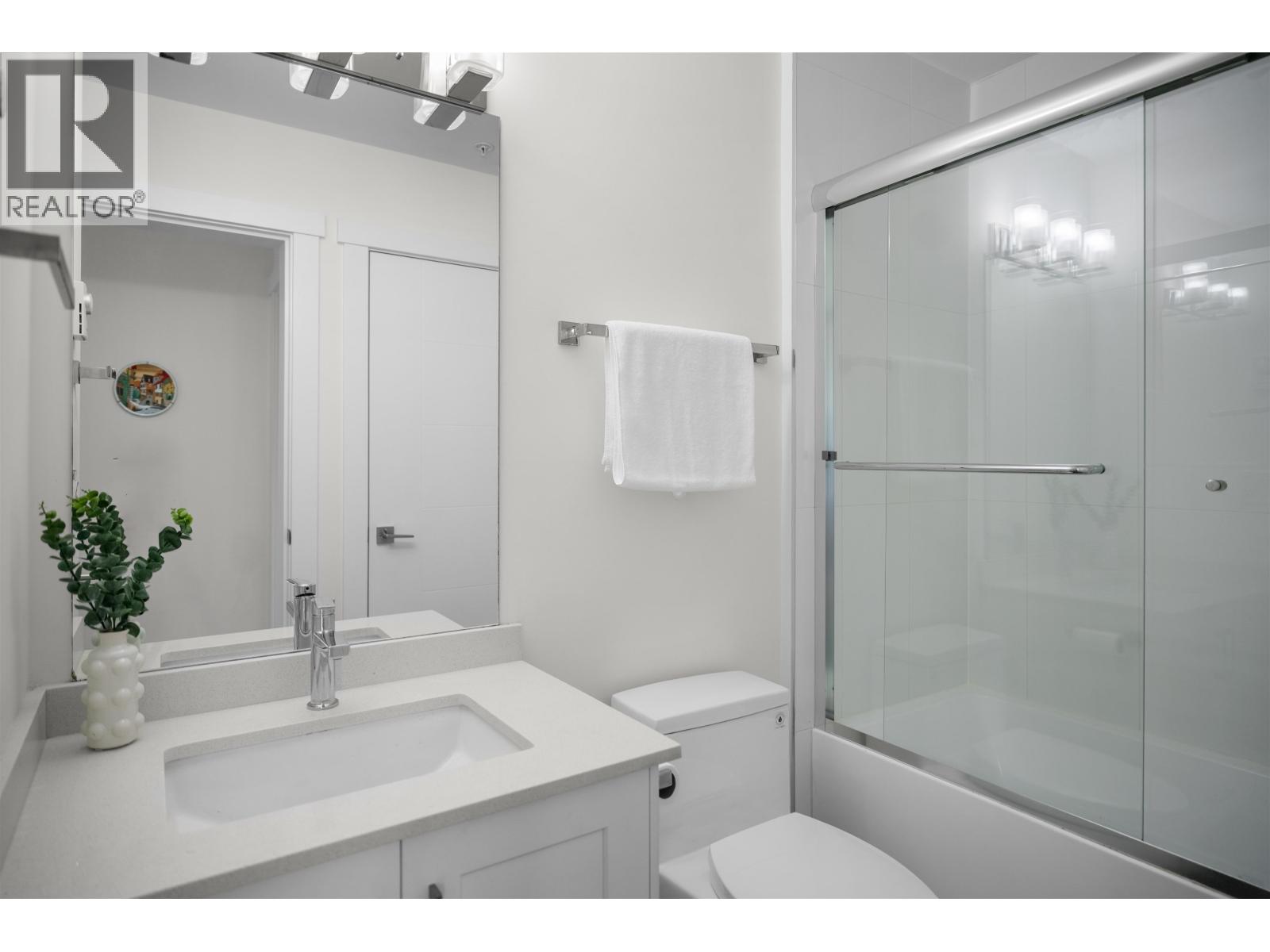 202 22577 ROYAL CRESCENT, Maple Ridge