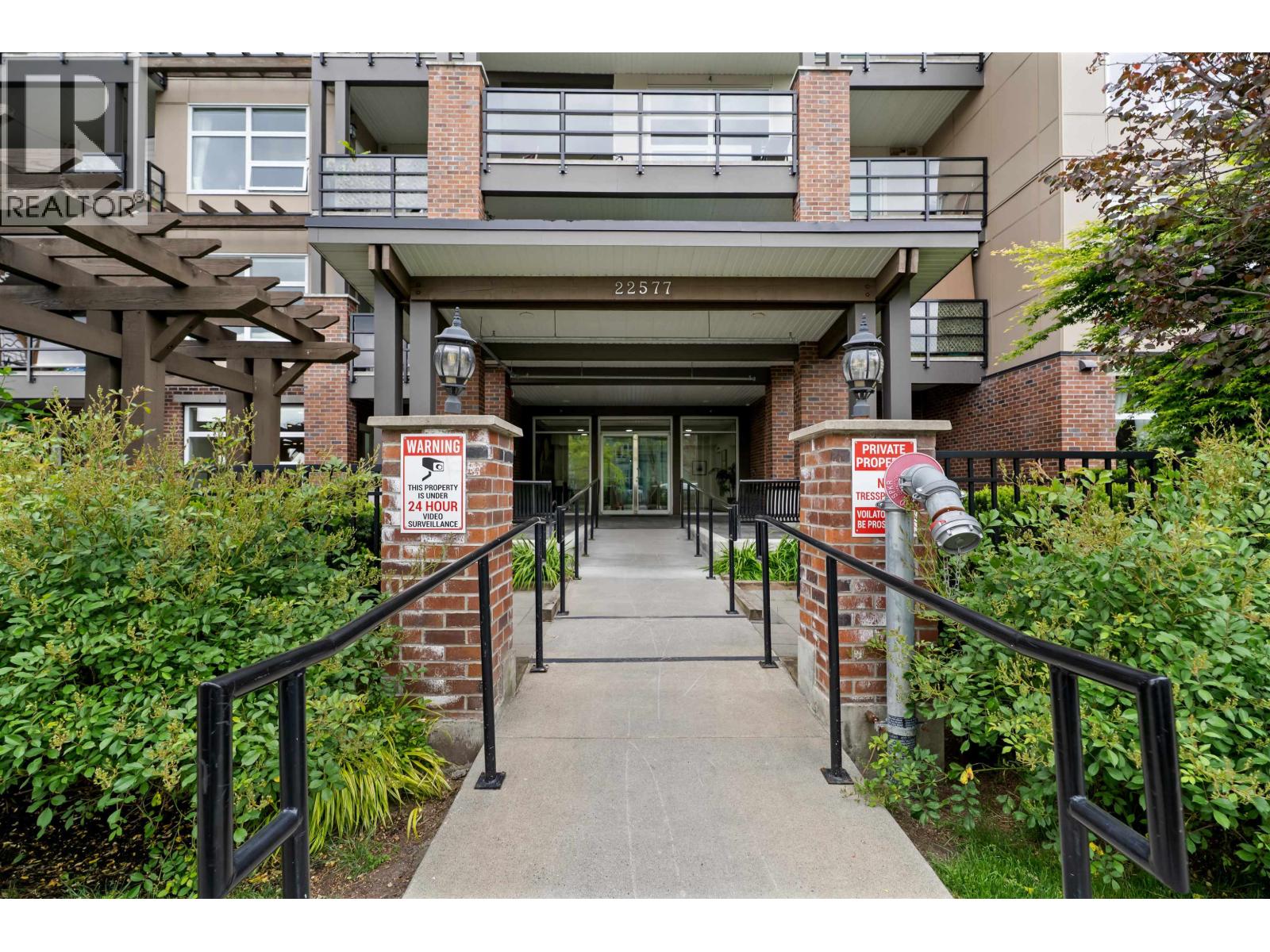 202 22577 ROYAL CRESCENT, Maple Ridge