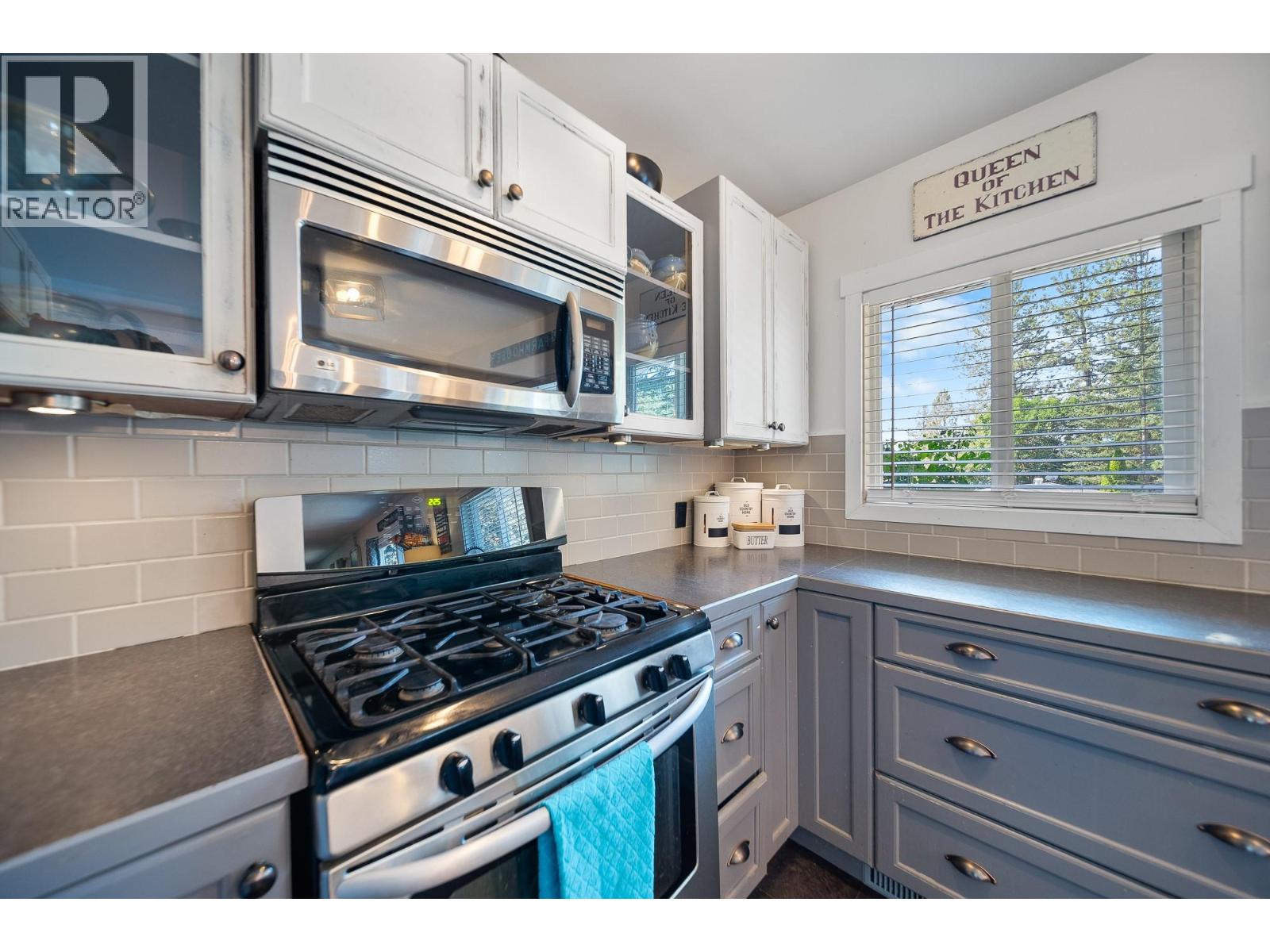 2101 GILLIS Crescent - Image 25