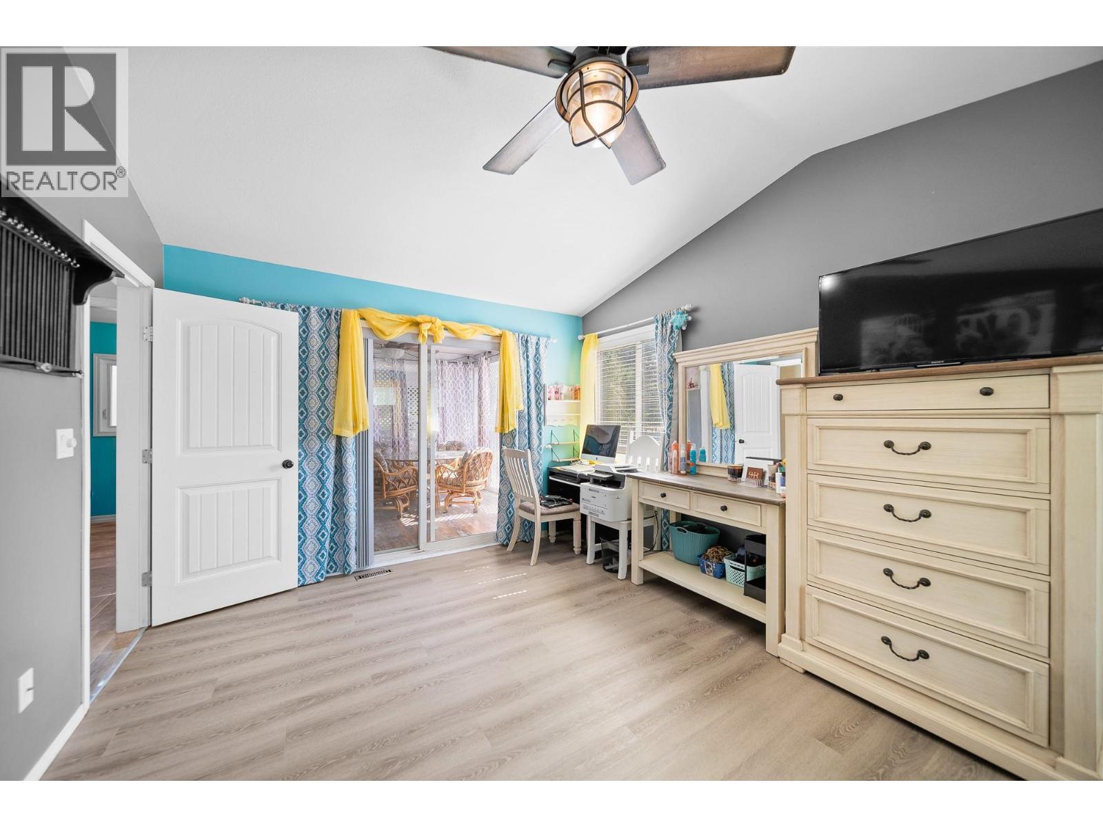 2101 GILLIS Crescent - 43