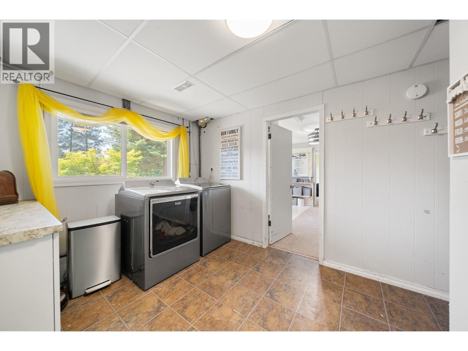 2101 GILLIS Crescent - Image 55