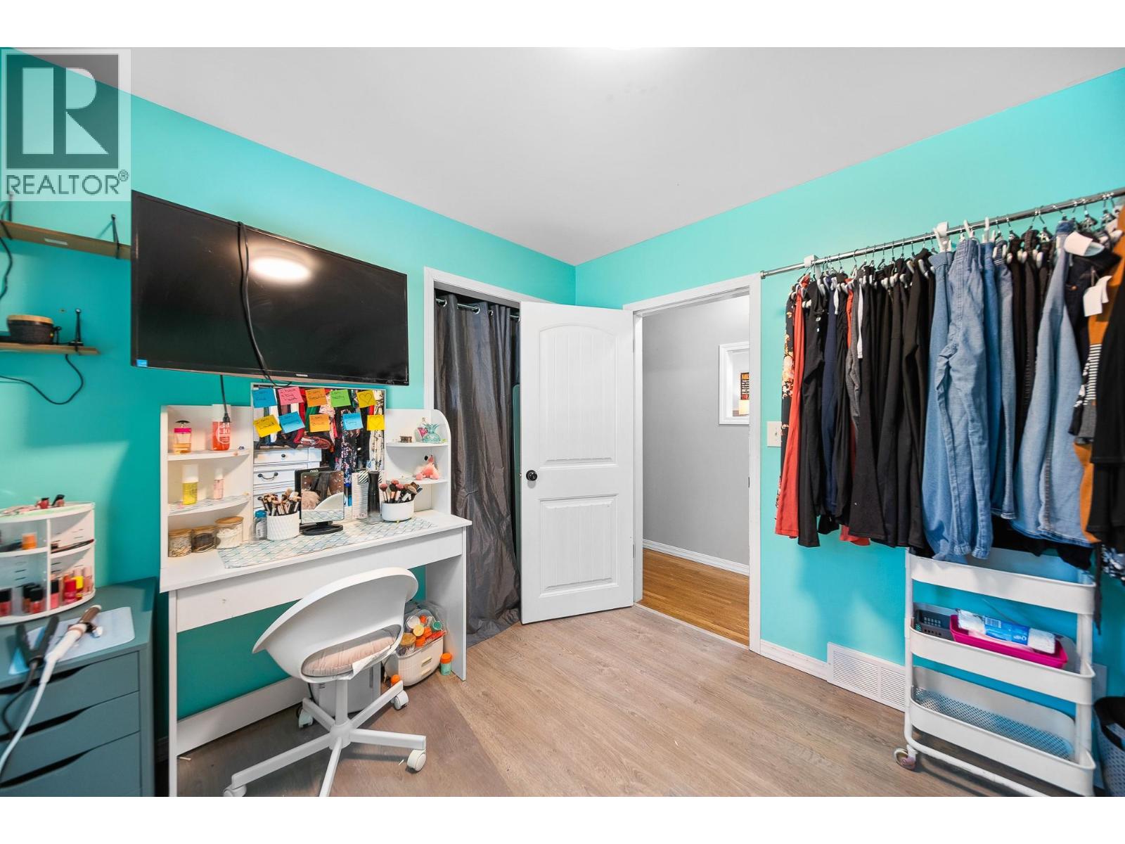 2101 GILLIS Crescent - 35