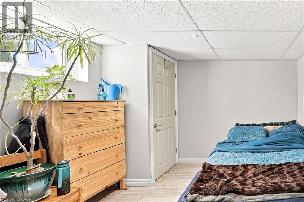 111 SHARON Avenue - 24