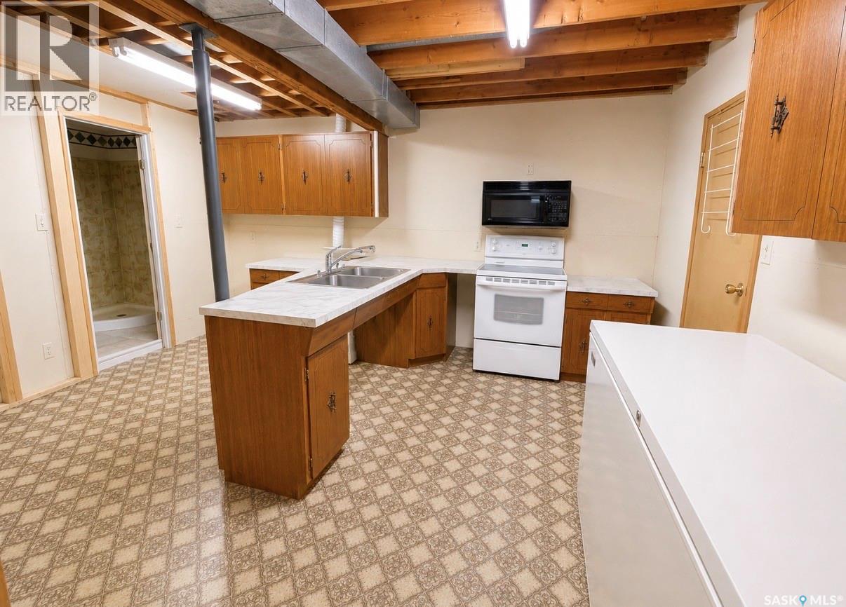 204 Brownlee STREET - Image 18