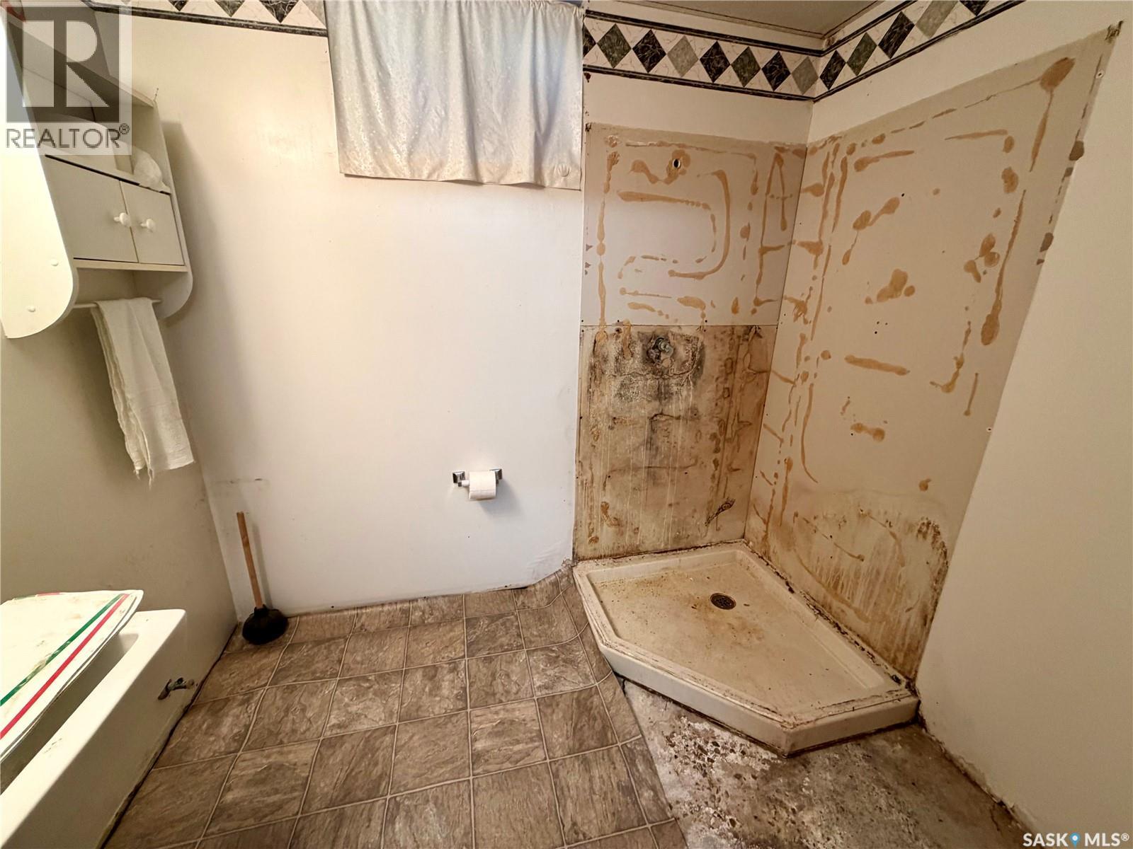 204 Brownlee STREET - Image 22