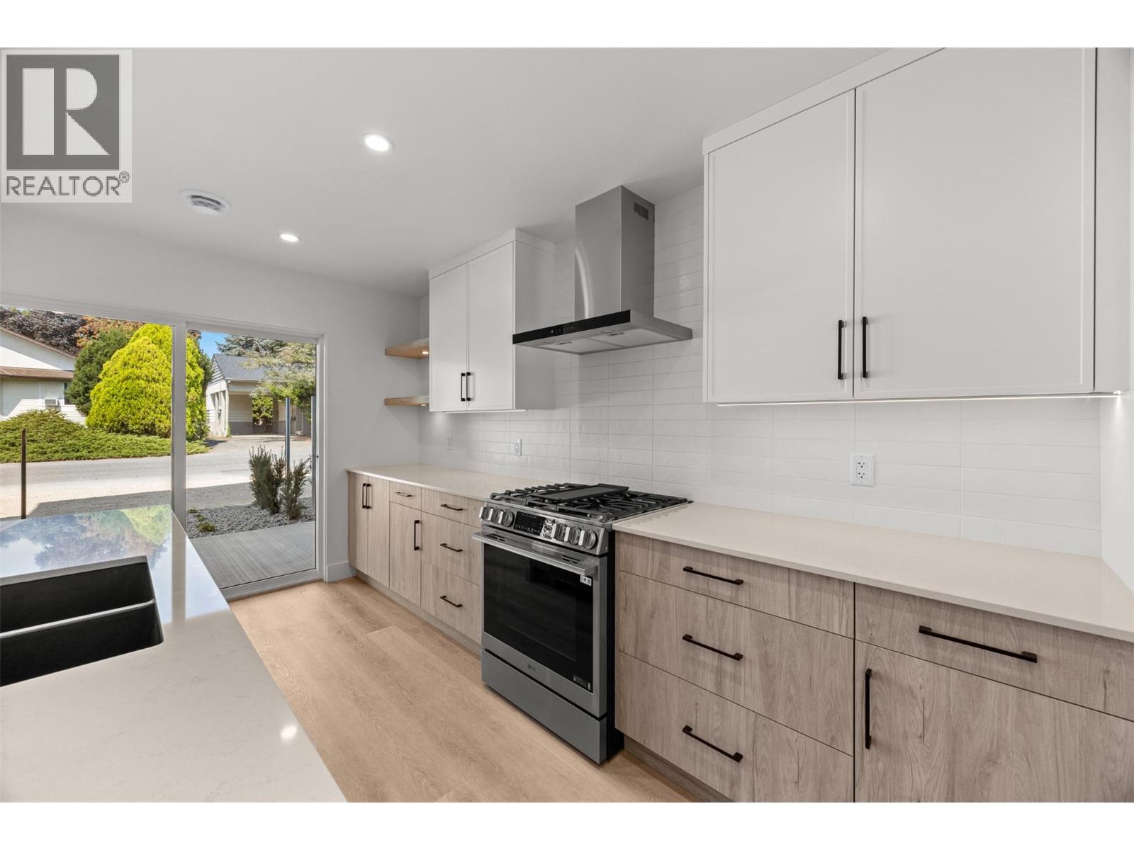 #1 773 Kinnear Avenue - 11