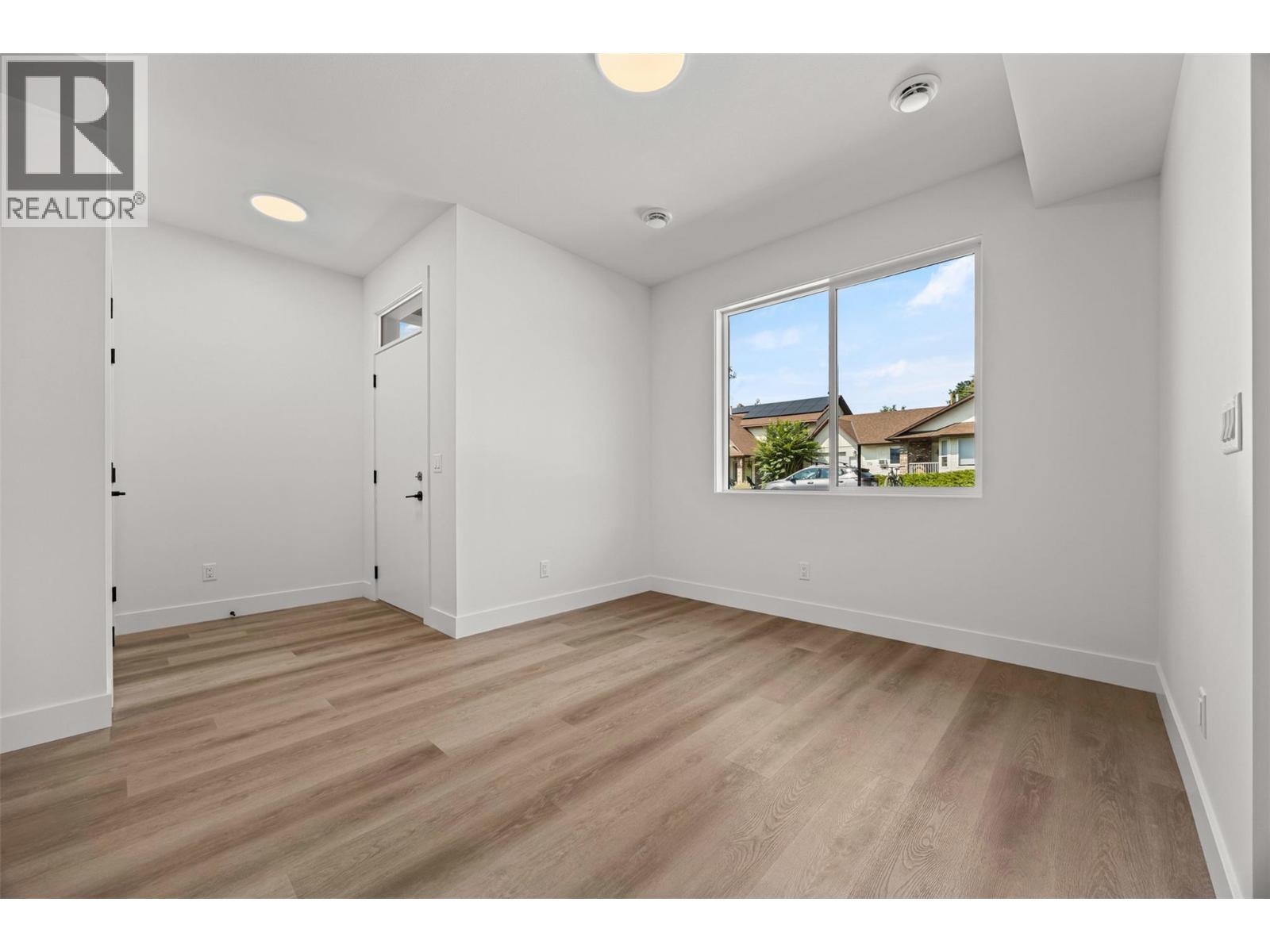 #1 773 Kinnear Avenue - 17
