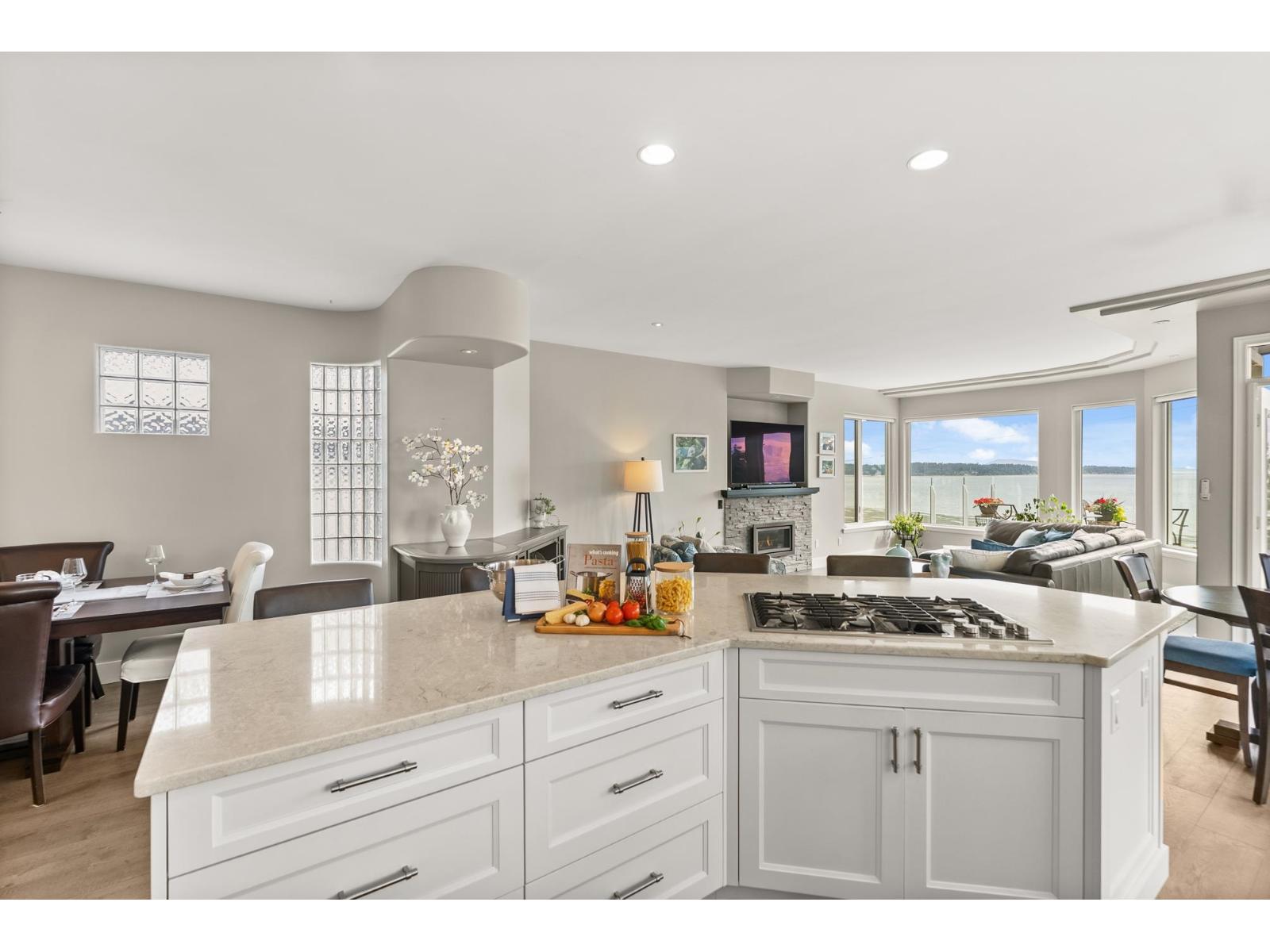 15507 COLUMBIA AVENUE, White Rock