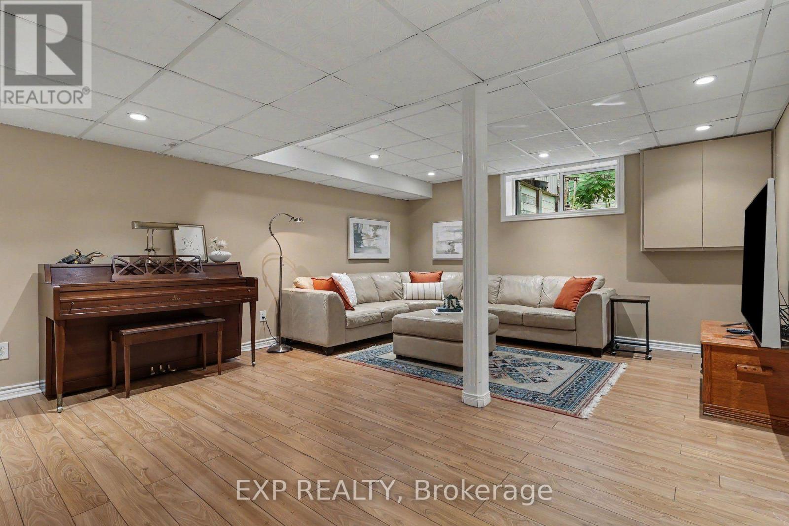 77 MILL STREET - Image 20