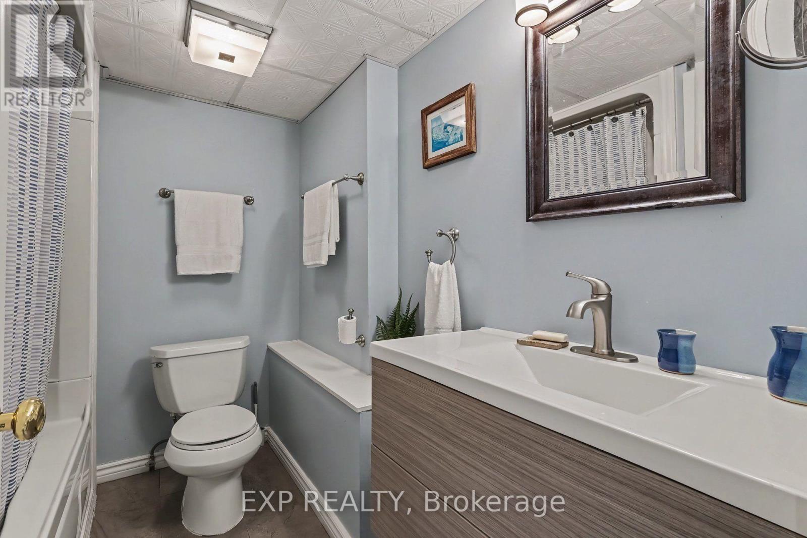77 MILL STREET - Image 23