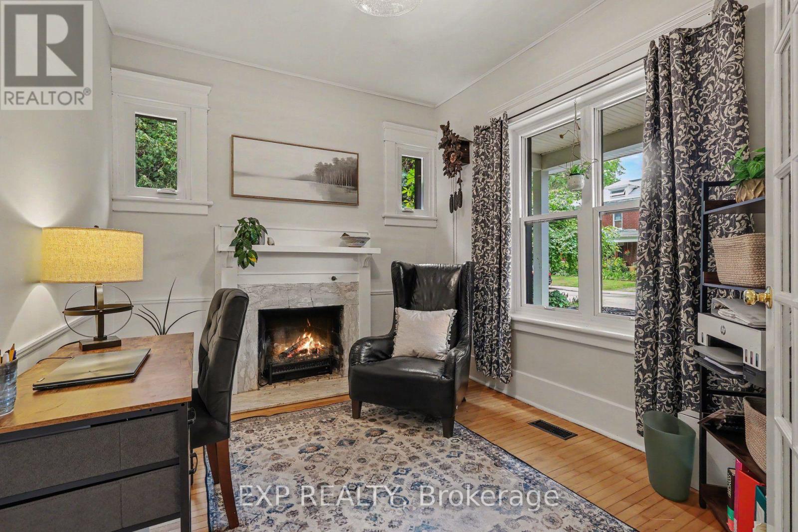 Virtually enhanced to show functioning fireplace
