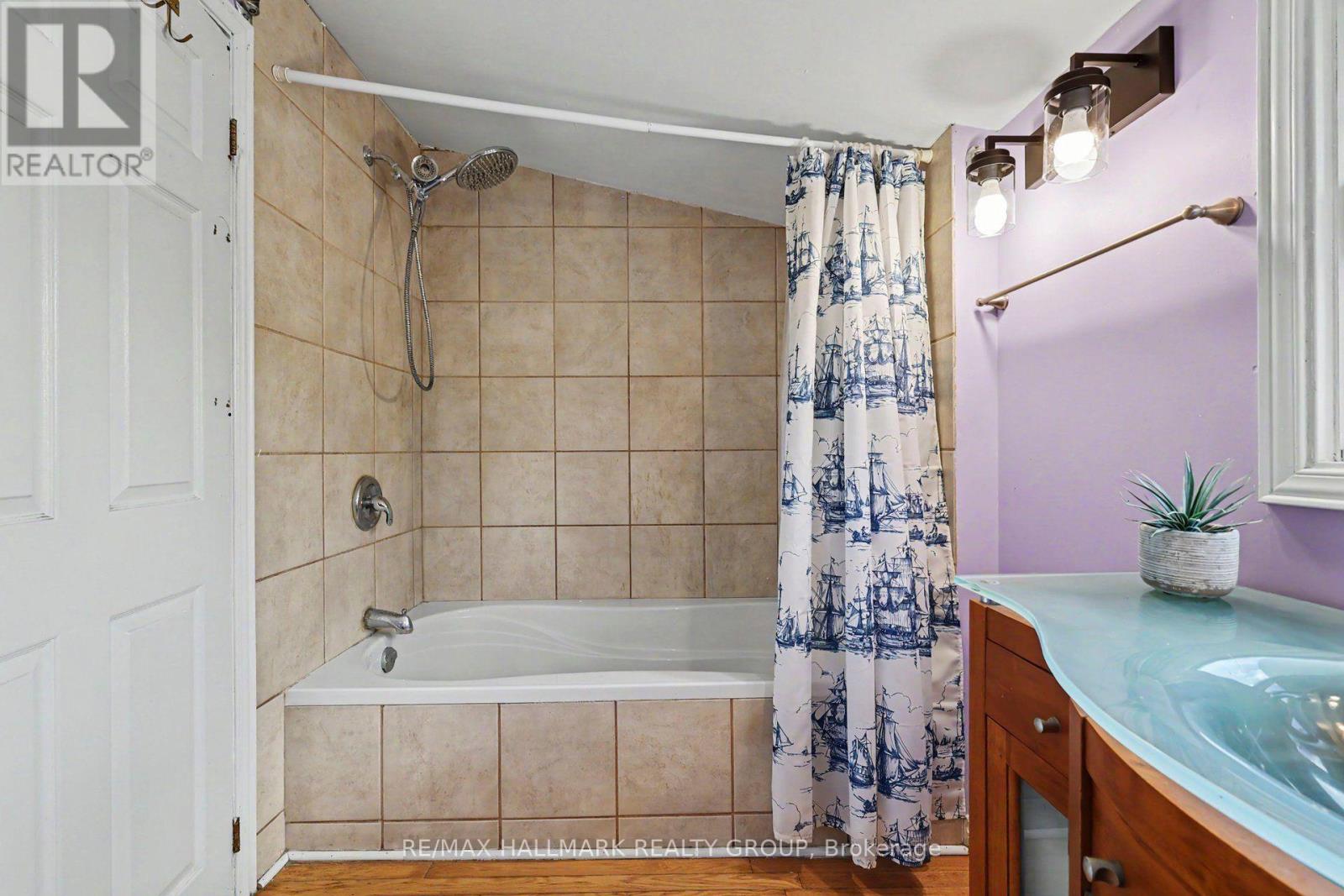 8784 15 HIGHWAY - Image 22