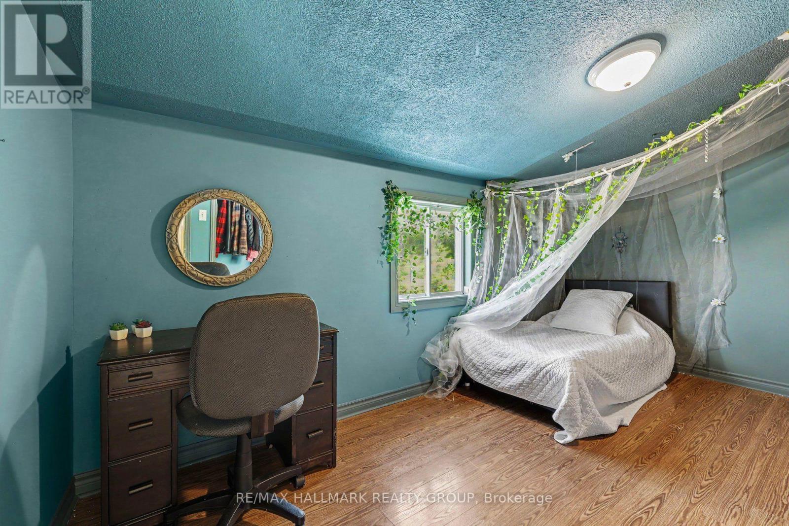8784 15 HIGHWAY - Image 23
