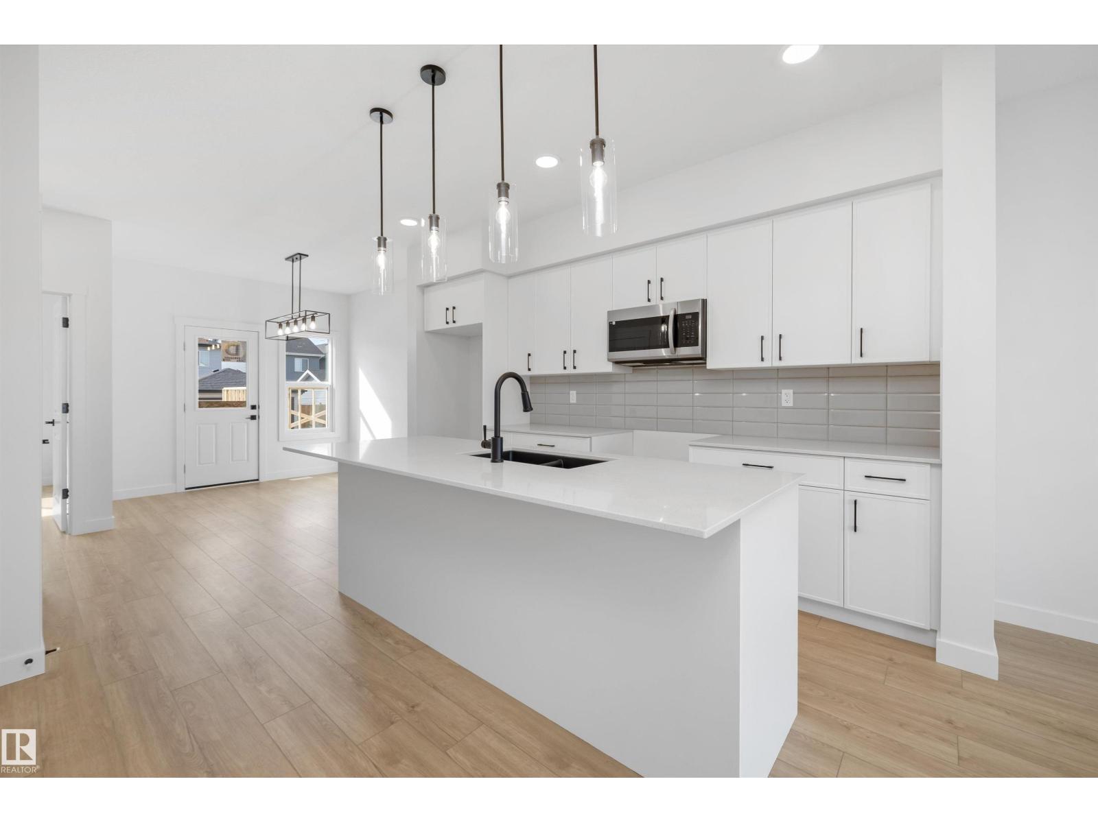 17544 63 ST NW - 14