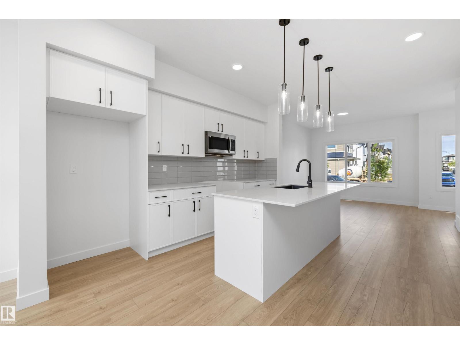 17544 63 ST NW - 10