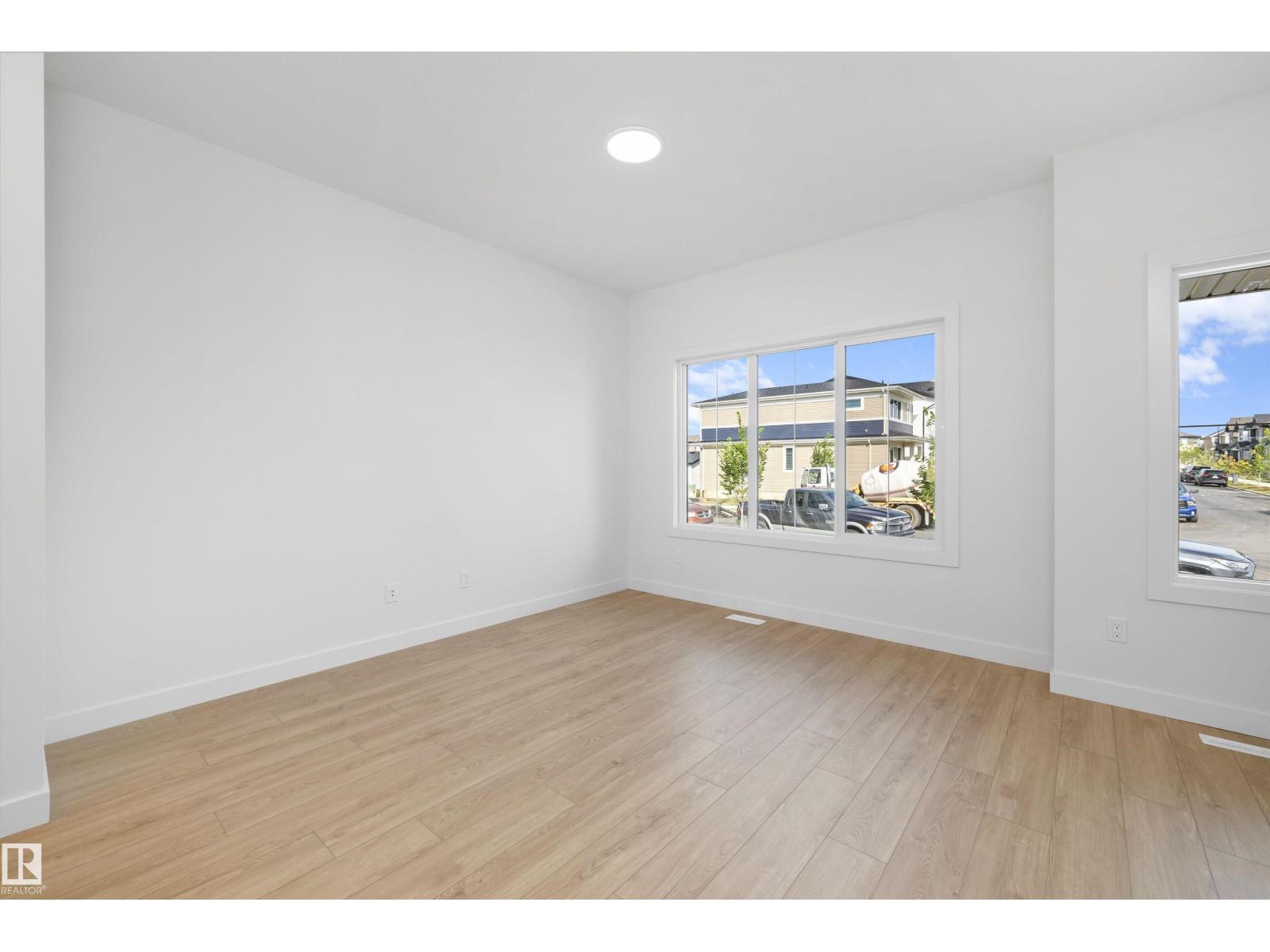 17544 63 St NW photo 5 — MLS® E4481829