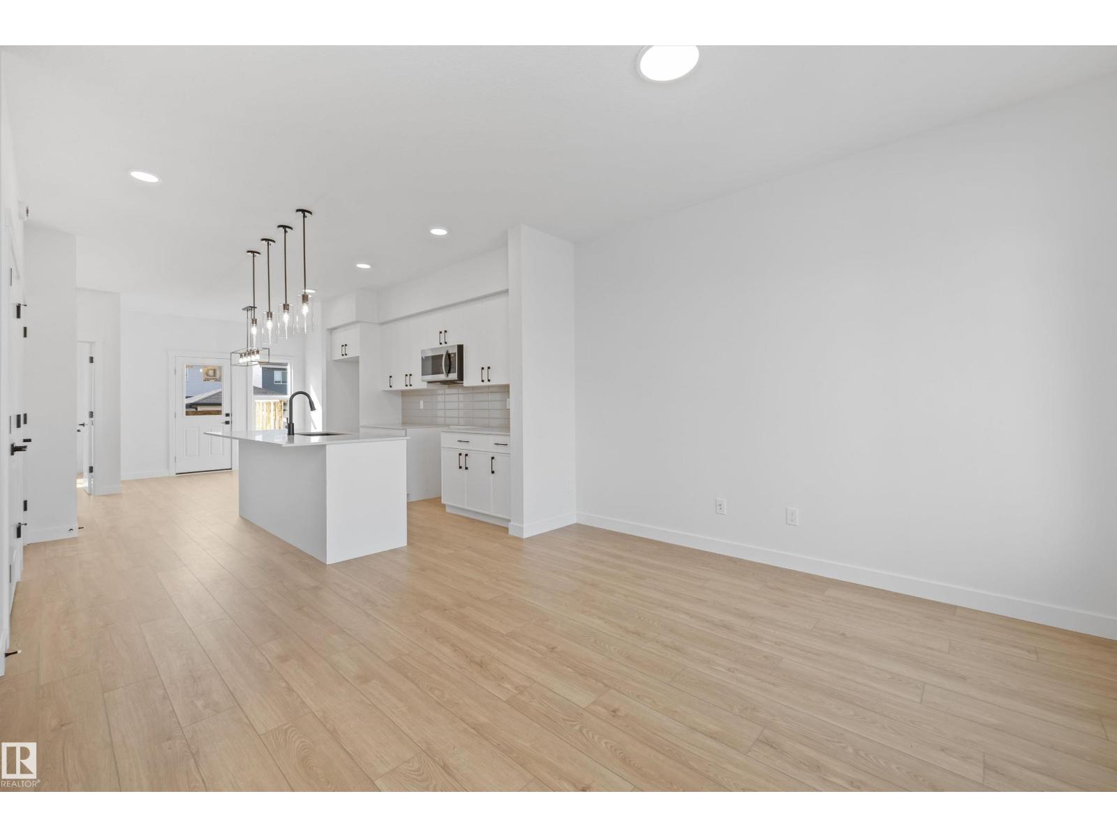 17544 63 ST NW - 7