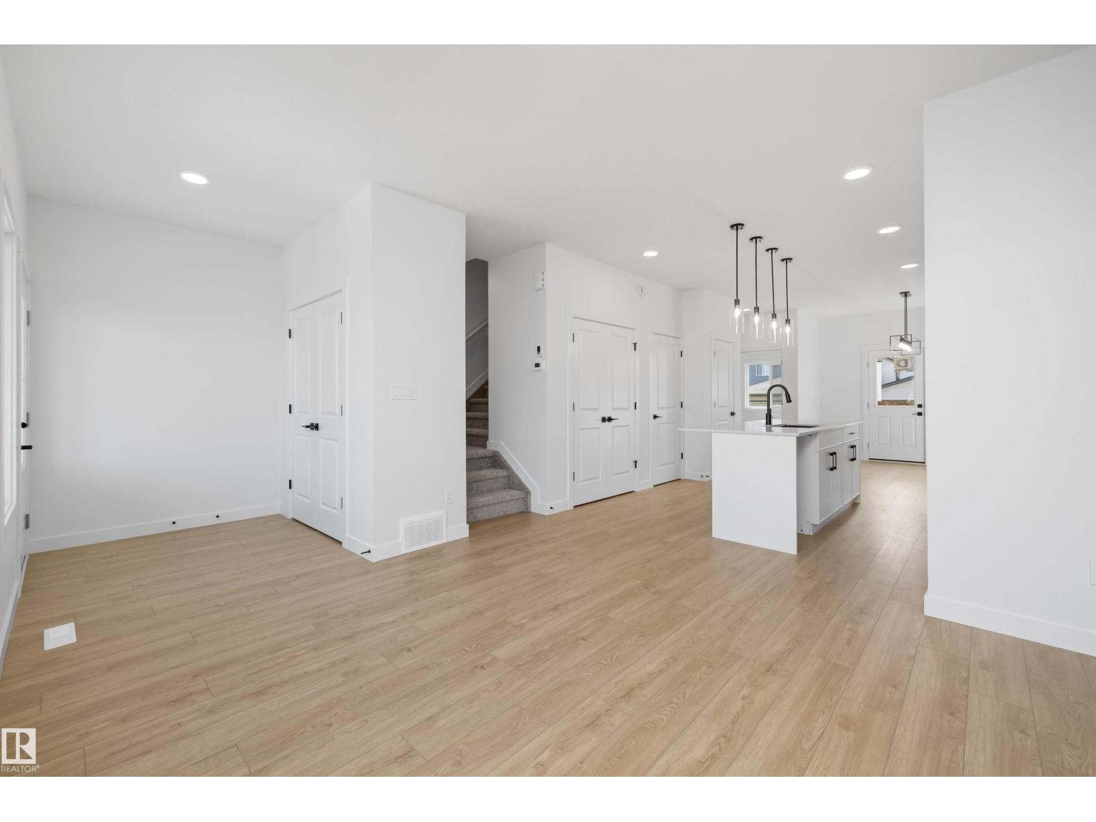17544 63 ST NW - 9