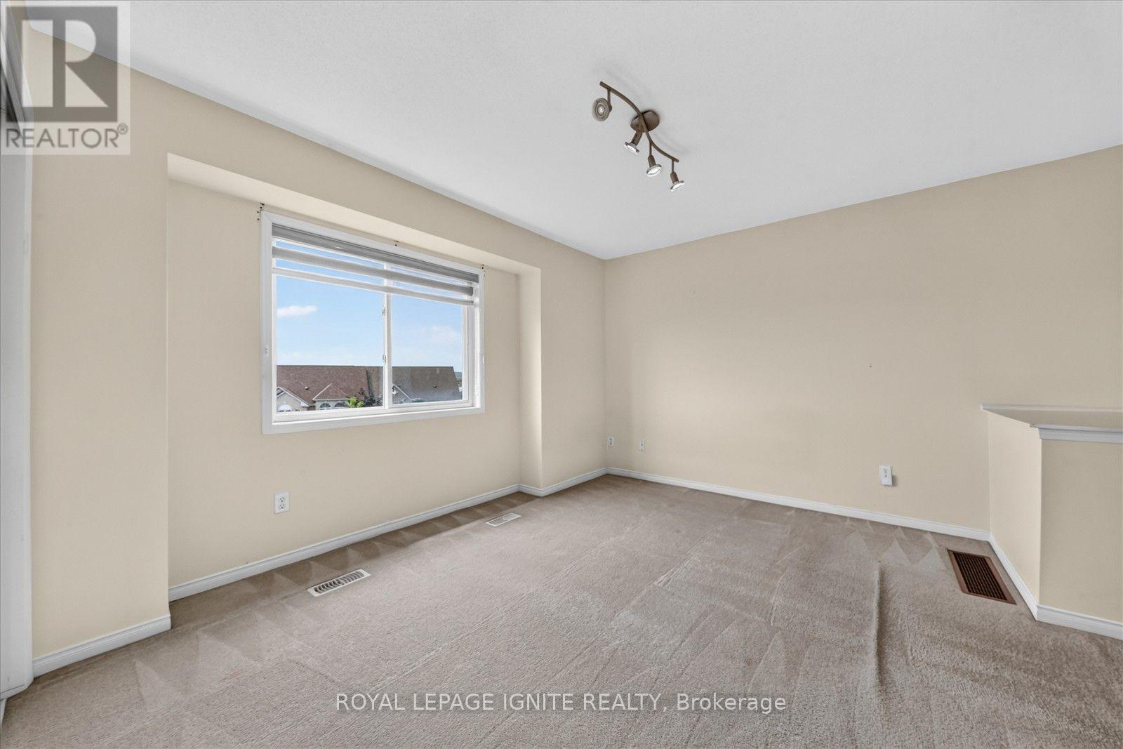 72 OAKINS LANE - 22
