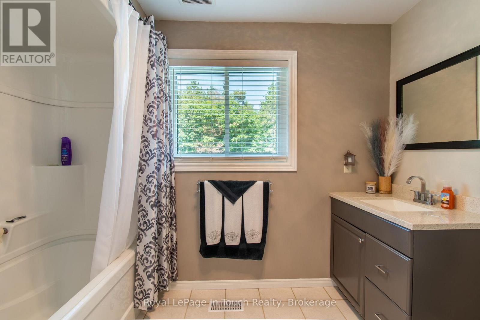 80 12 CONCESSION E - 23