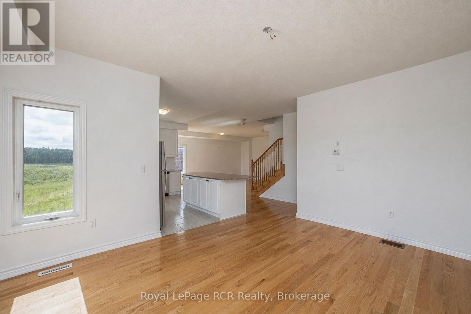 444 VANDUSEN AVENUE - 13