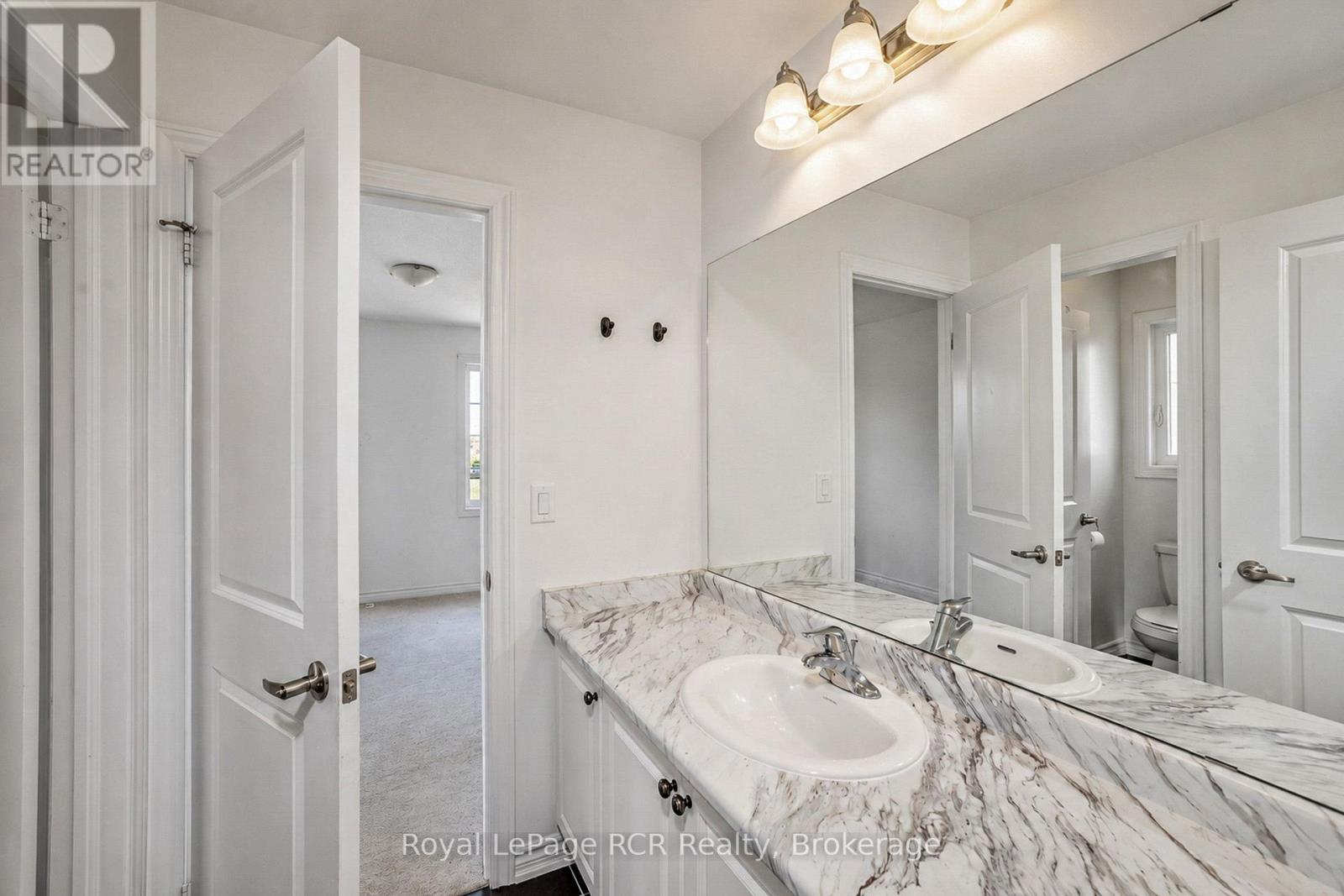 444 VANDUSEN AVENUE - Image 28