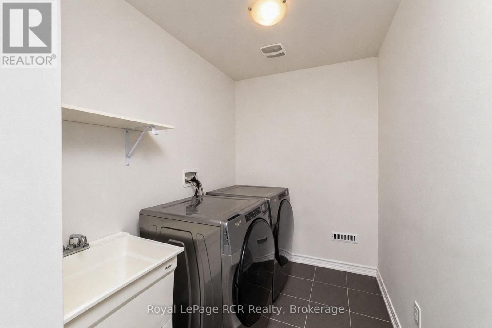 444 VANDUSEN AVENUE - Image 32