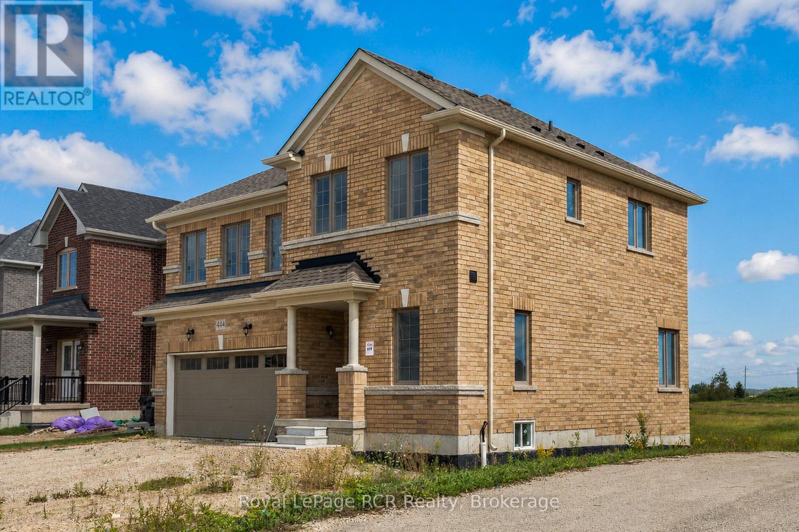 444 VANDUSEN AVENUE - 33