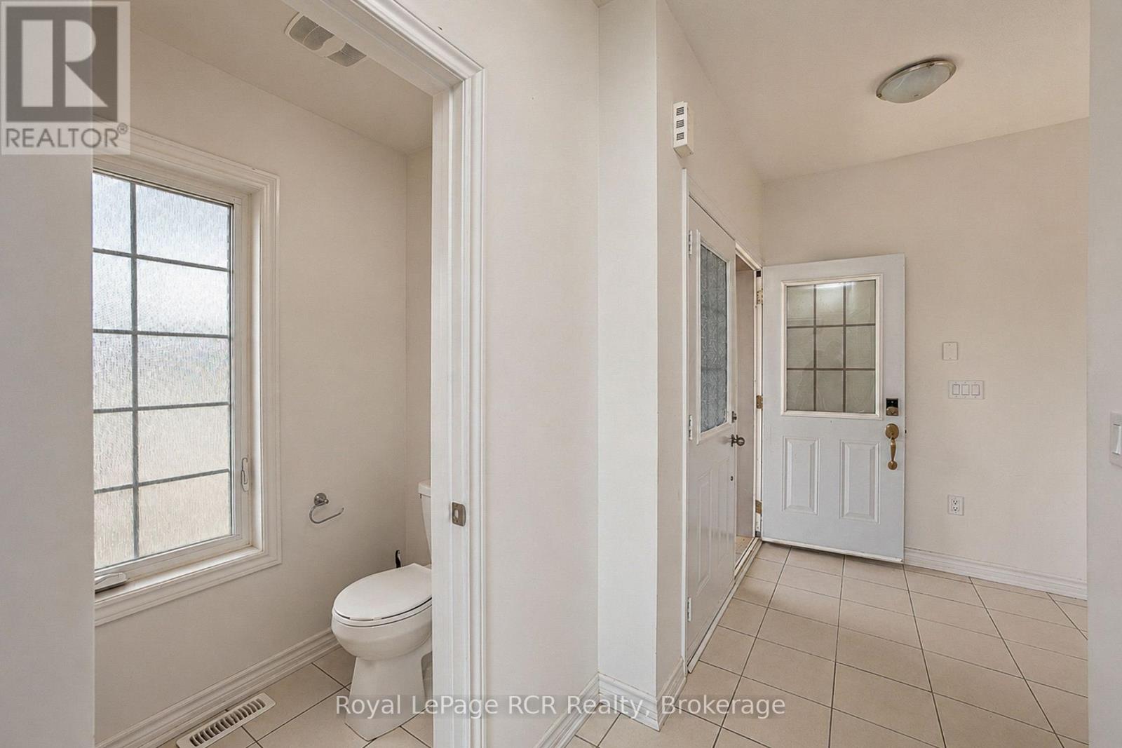 444 VANDUSEN AVENUE - 5