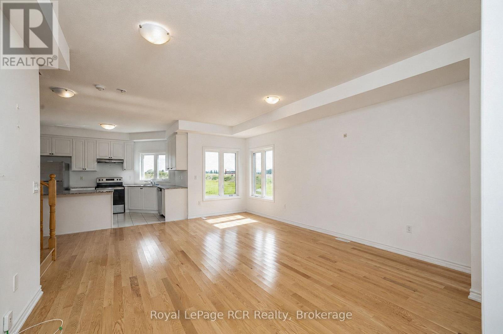 444 VANDUSEN AVENUE - Image 8
