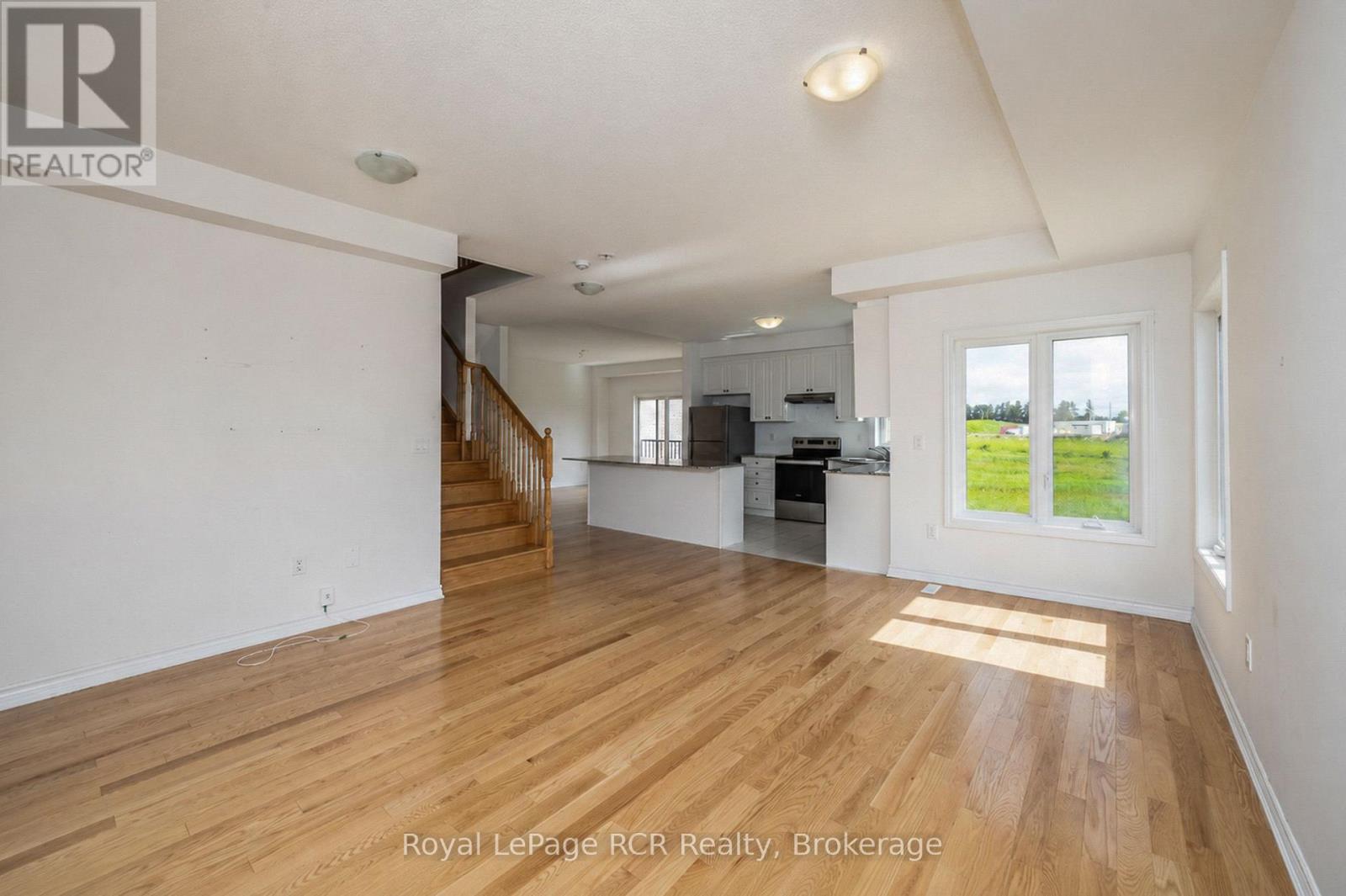 444 VANDUSEN AVENUE - 9