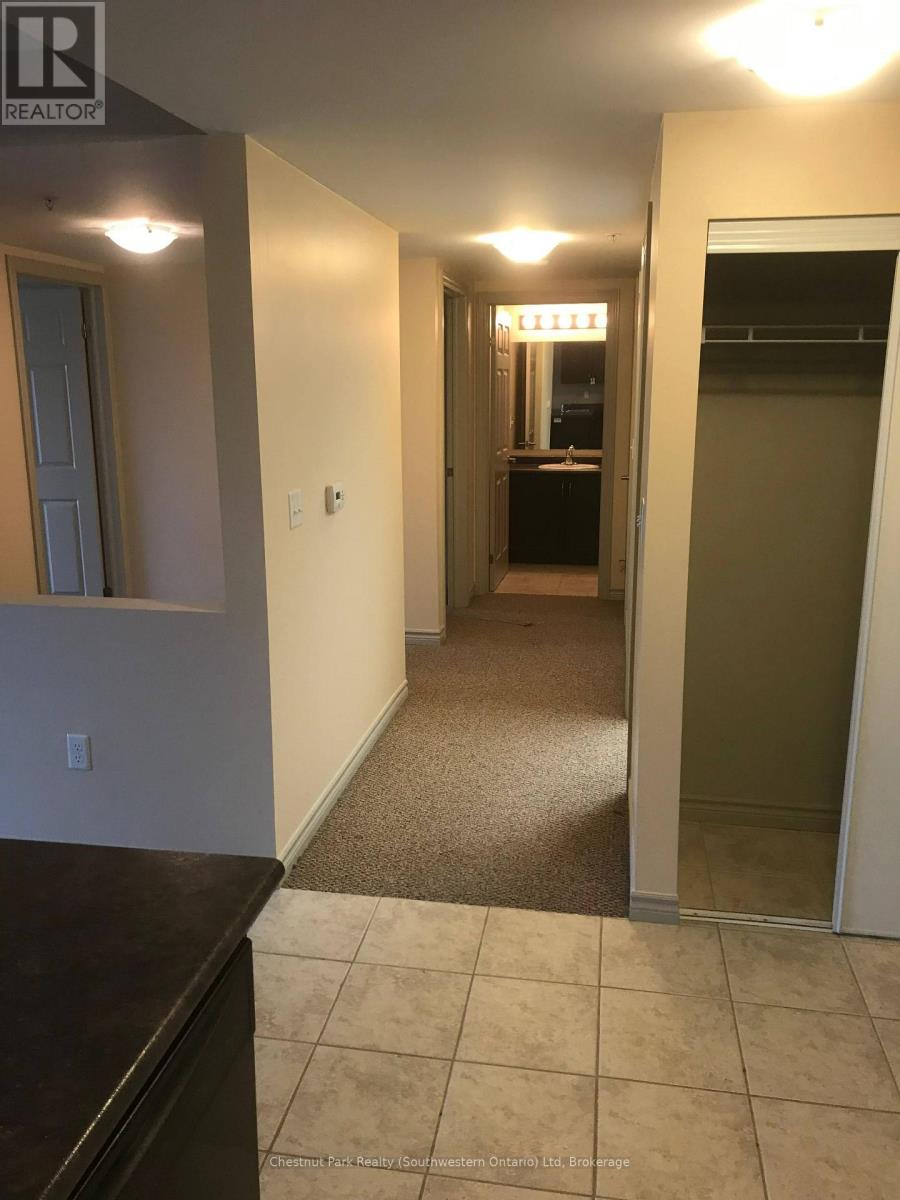 #413 67 Kingsbury Square, Guelph (Pineridge/Westminster Woods), Ontario, N1L0L3, Guelph (Pineridge/Westminster Woods), Ontario — photo 5 of 5