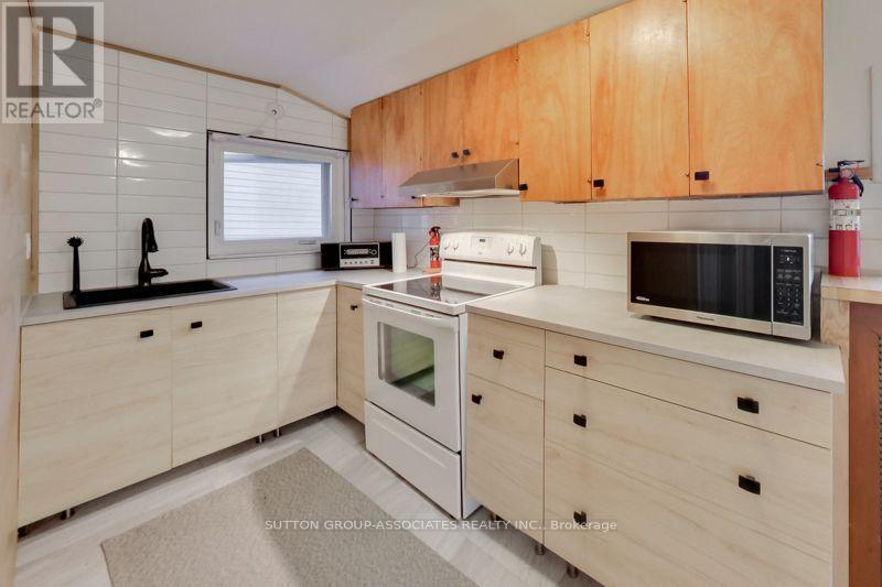 131 LAUDER AVENUE - 23