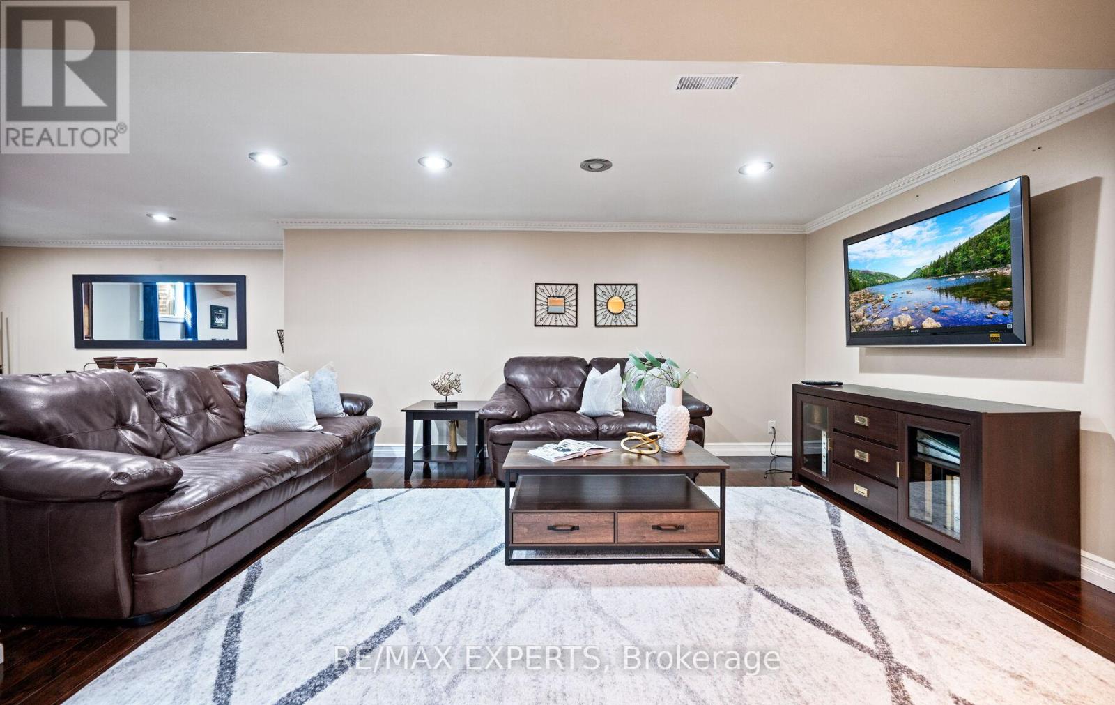 7 GOODWOOD ROAD - Image 28