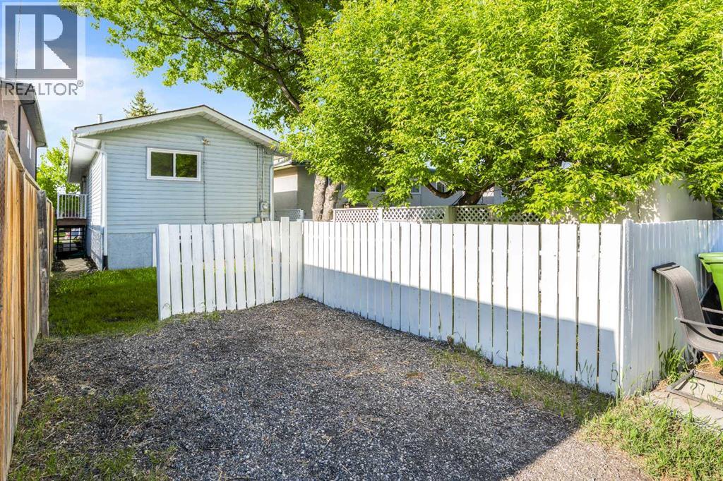 7609 36 Avenue NW - 50