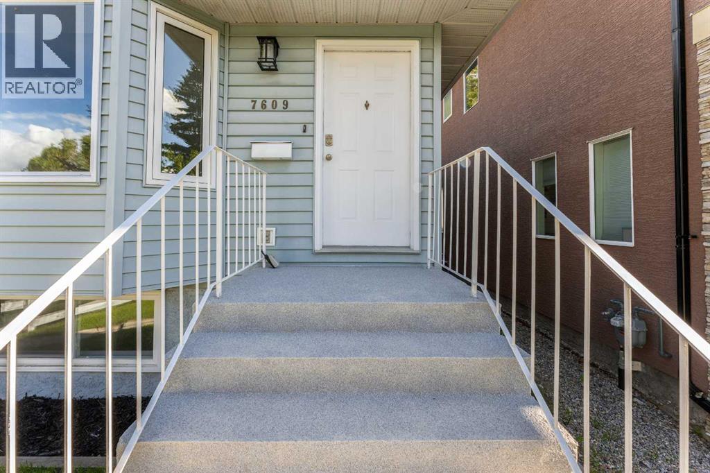7609 36 Avenue NW - 45