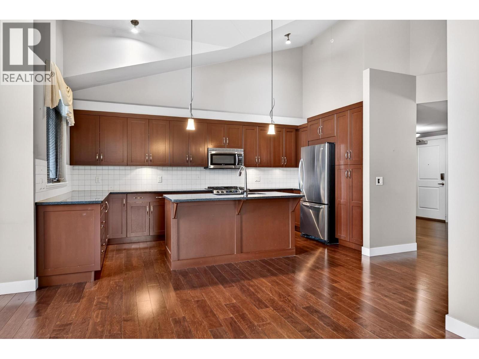 #203 600 Sarsons Road - 3