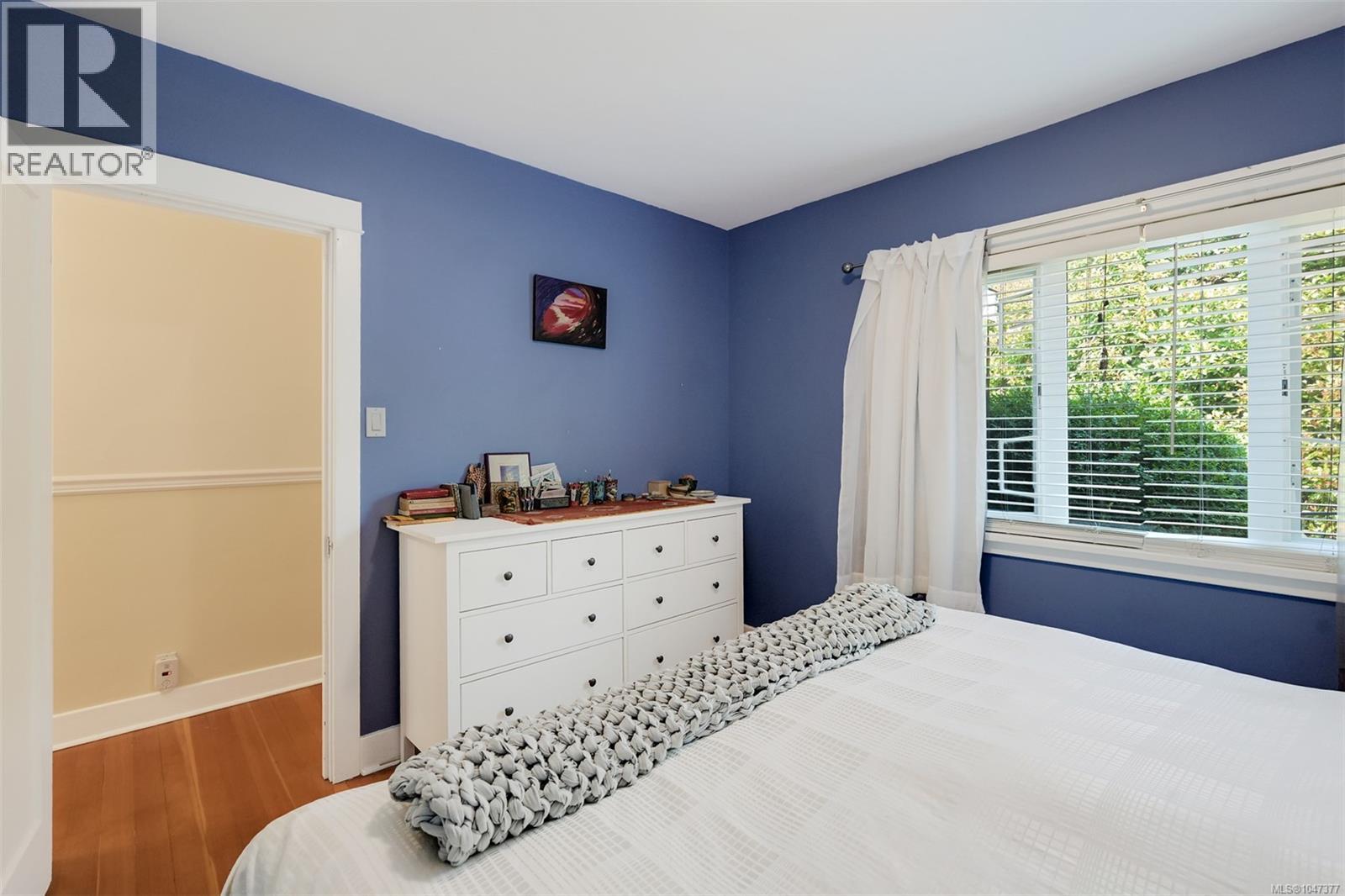  3374 Cook Street, Saanich