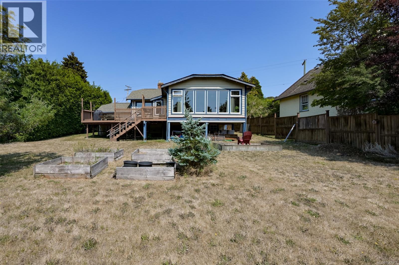  3374 Cook Street, Saanich