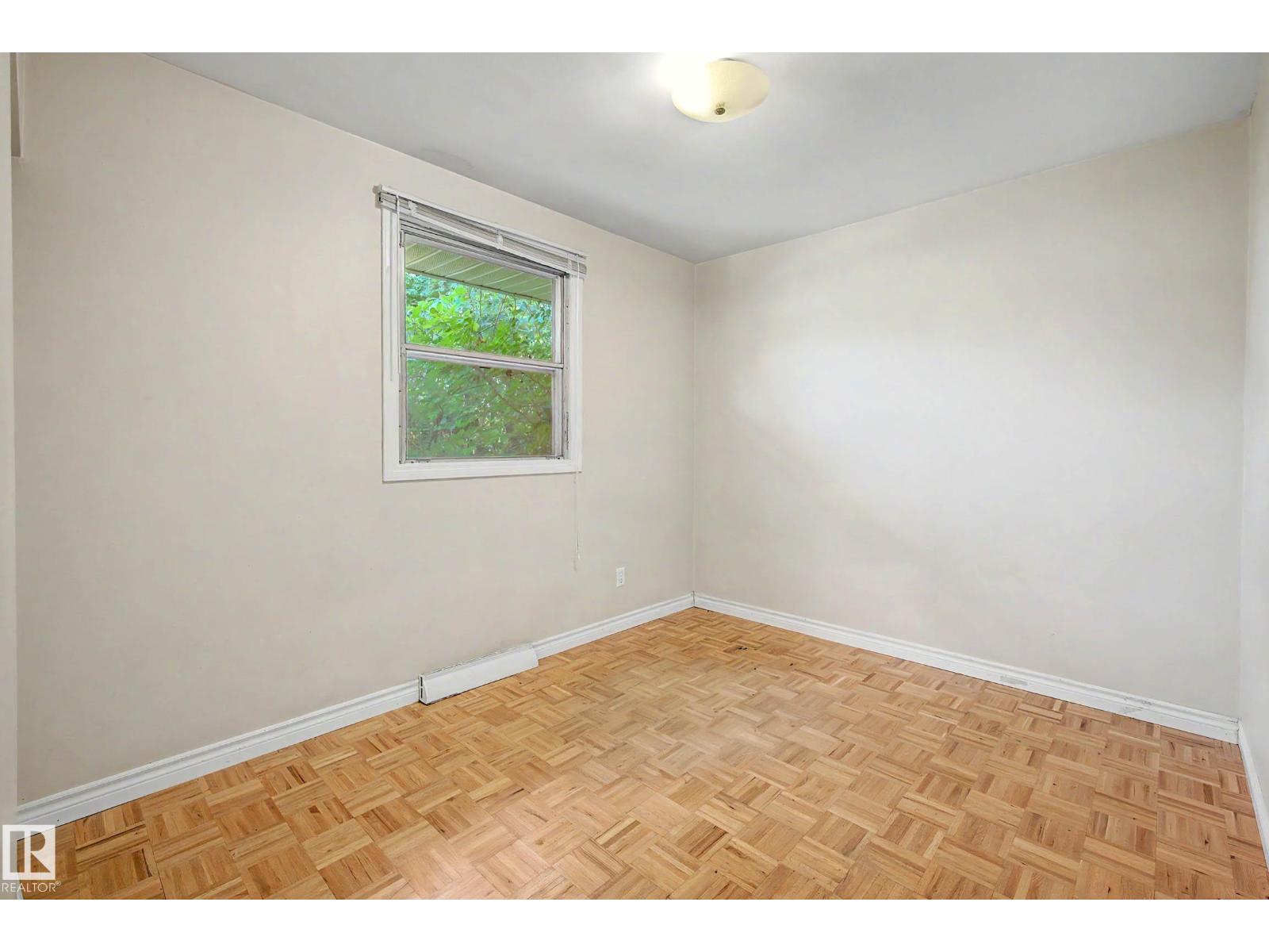9723 76 ST NW - 25