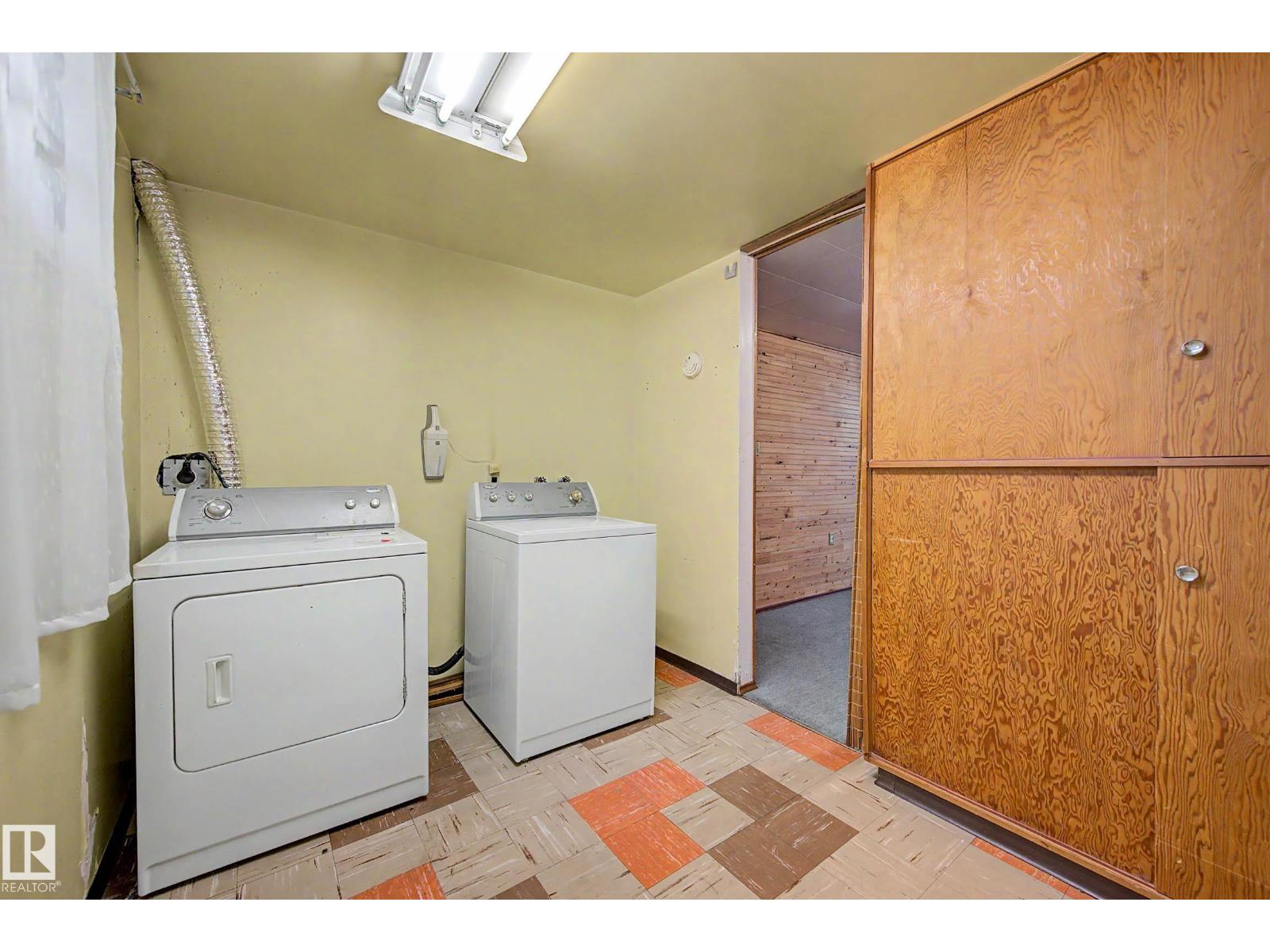9723 76 ST NW - 34