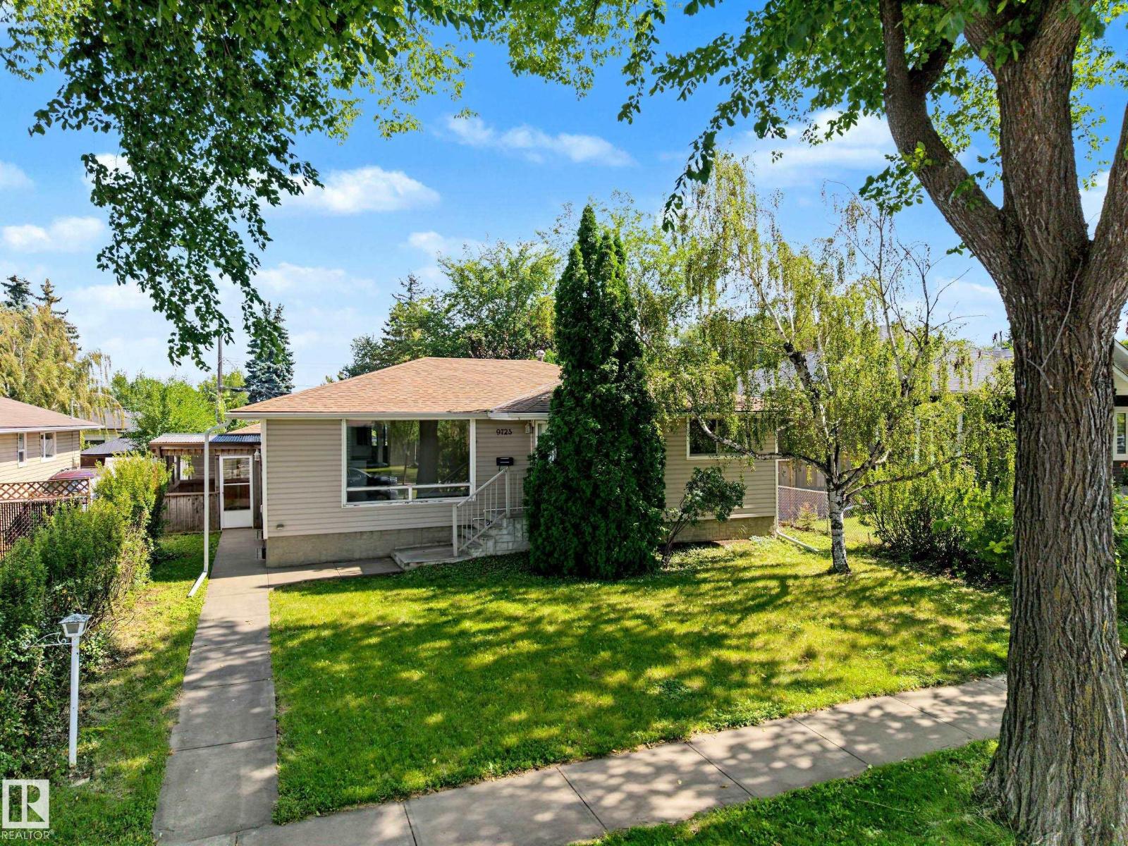 9723 76 ST NW - 1